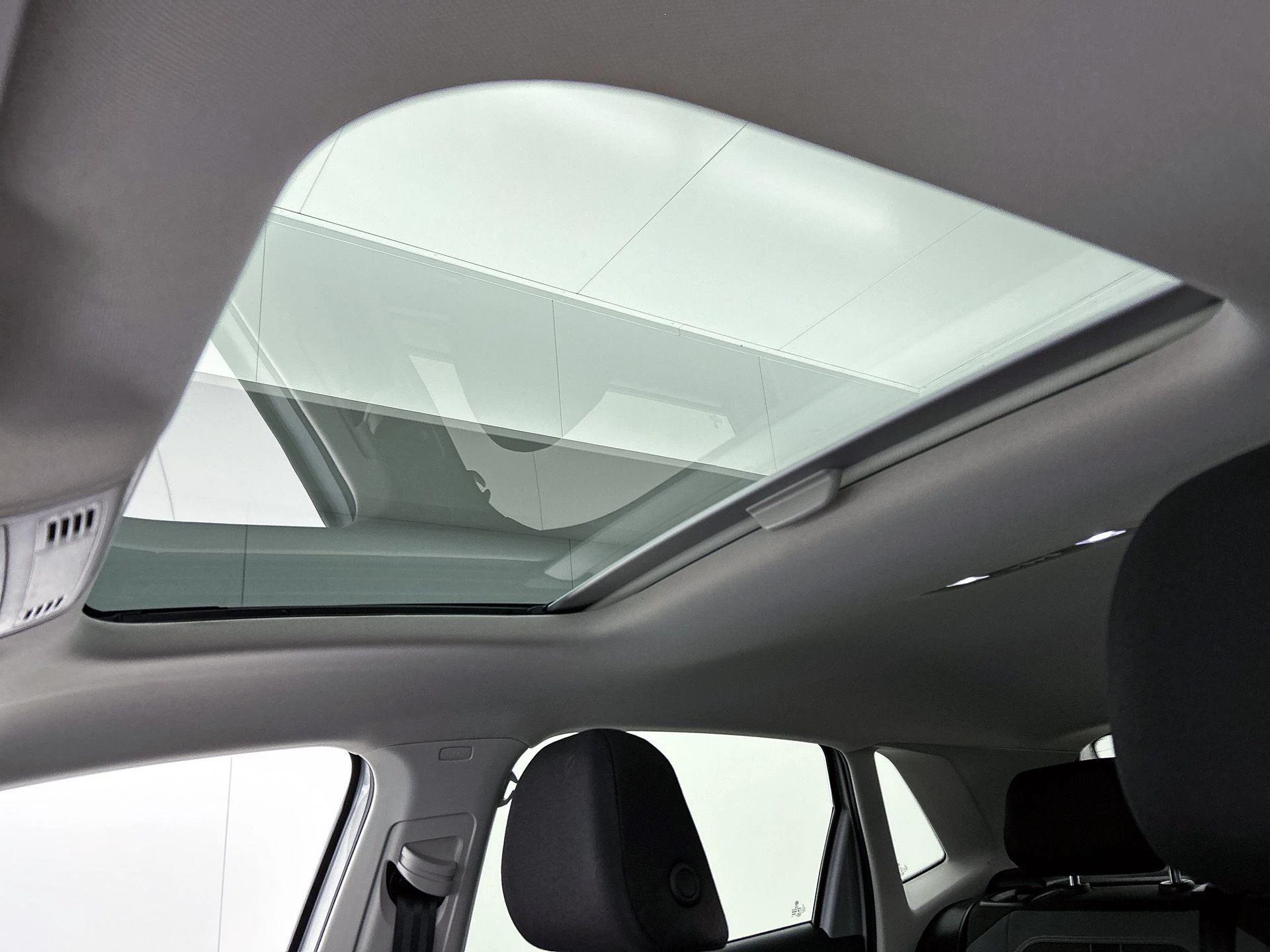 Volkswagen-Polo-image-32