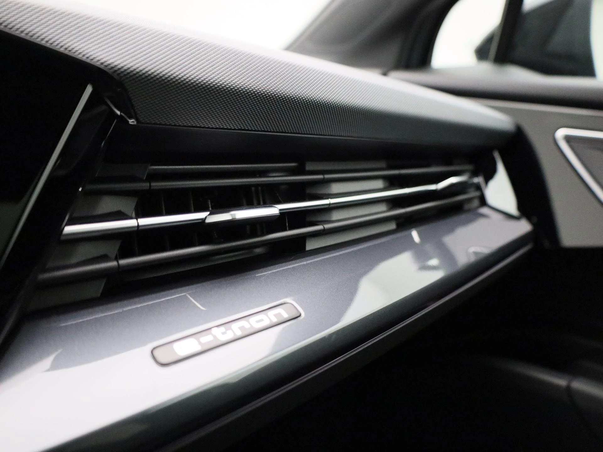 Audi-Q4 Sportback e-tron-image-25