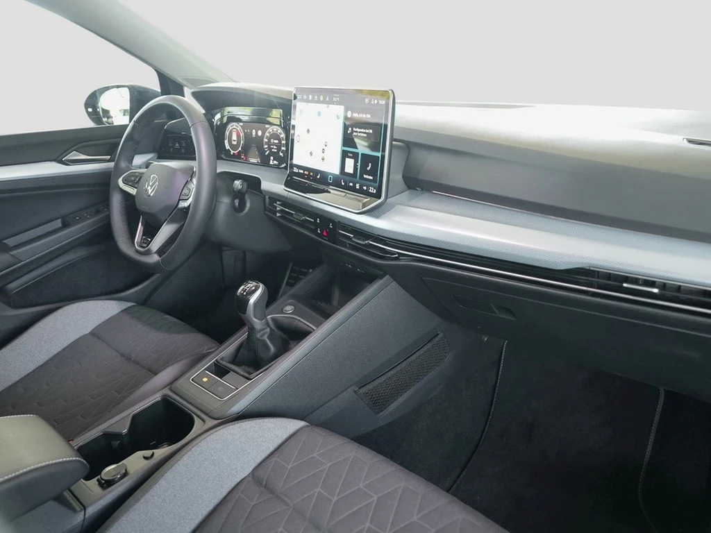 Volkswagen-Golf-image-7