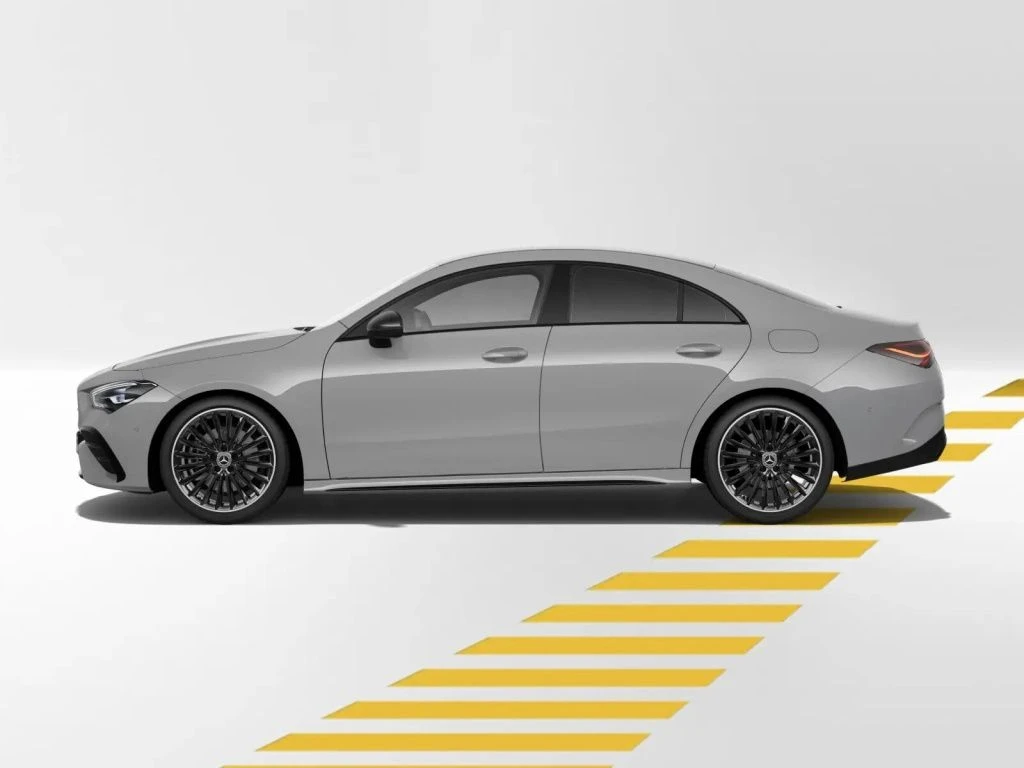 Mercedes-Benz-CLA 200-image-3