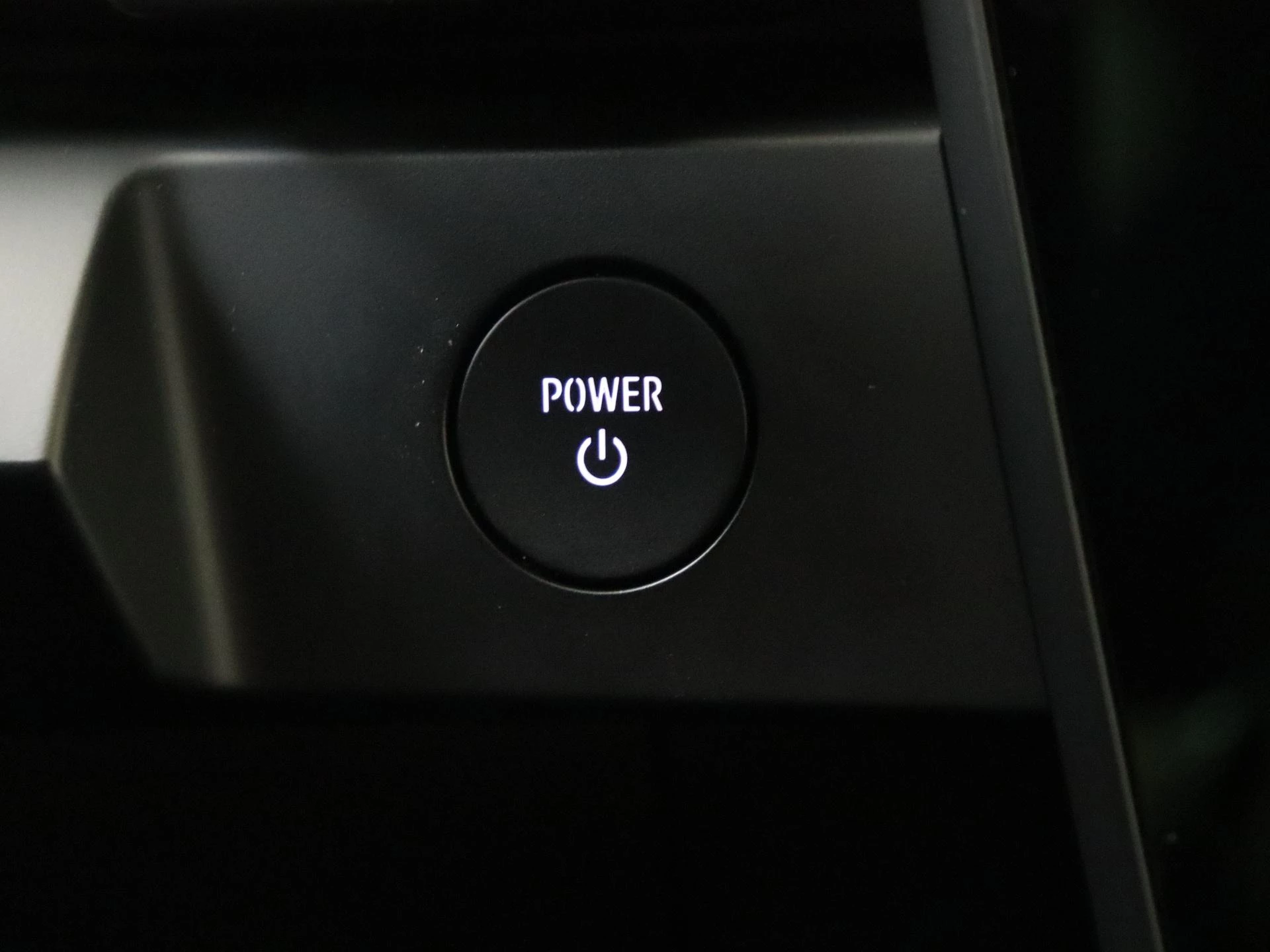 Renault-Megane E-Tech-image-21