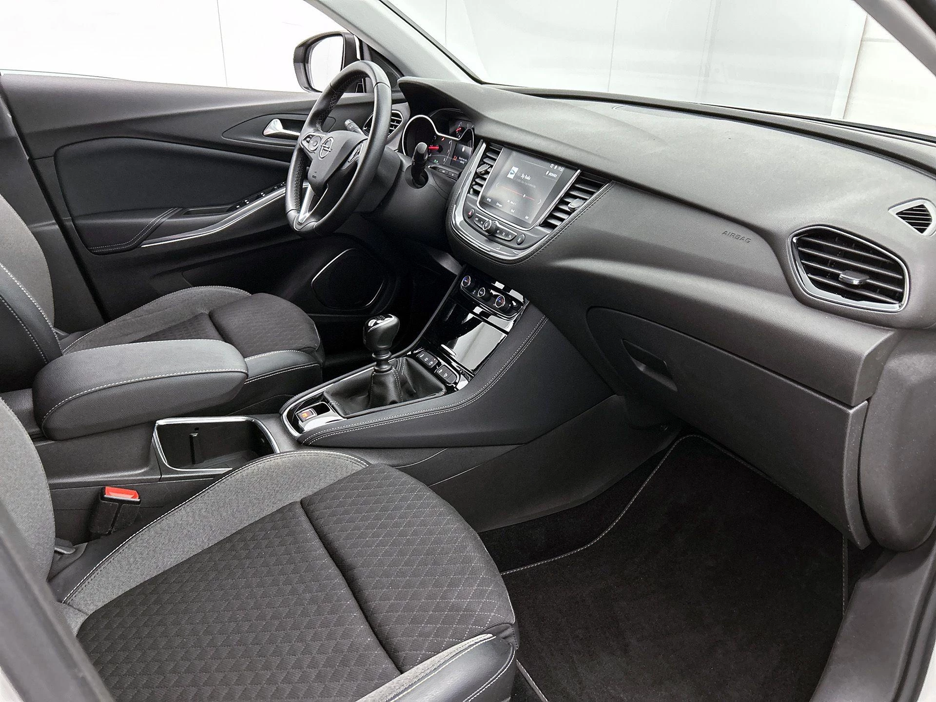 Opel-Grandland X-image-18