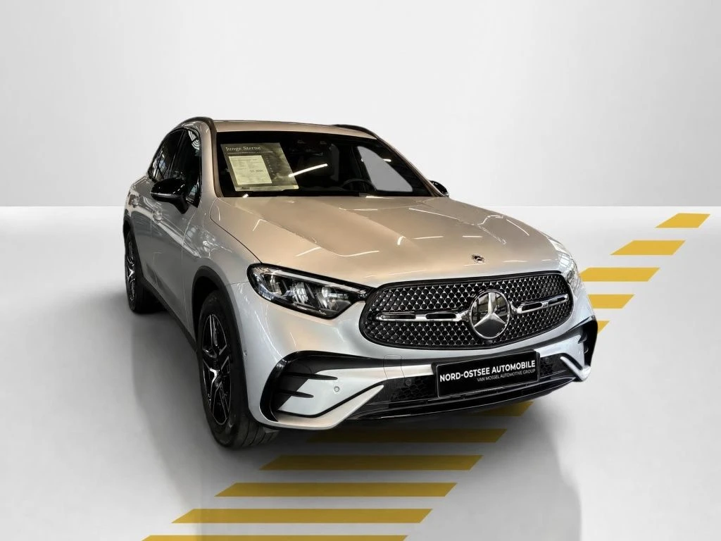 Mercedes-Benz-GLC 300 d-image-17