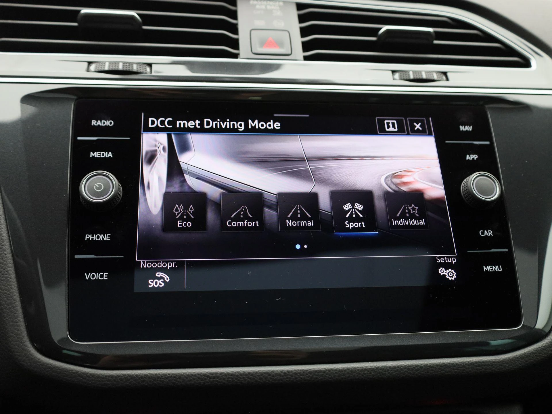 Volkswagen-Tiguan-image-31