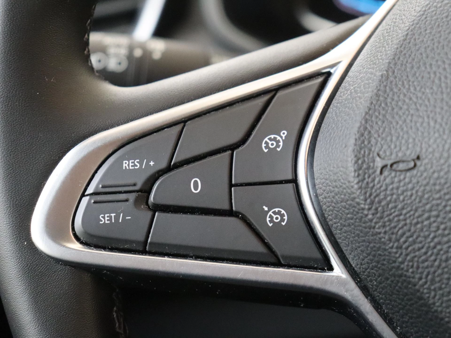 Renault-Clio-image-12