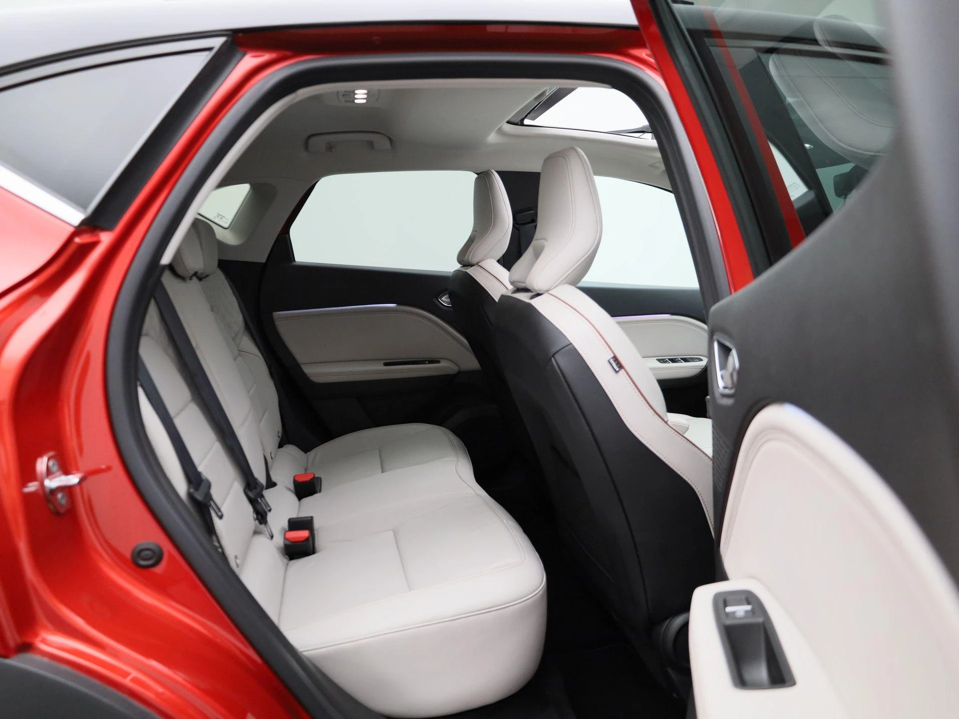 Renault Captur 1.6 E-Tech Plug-in Hybrid Initiale Paris 160PK