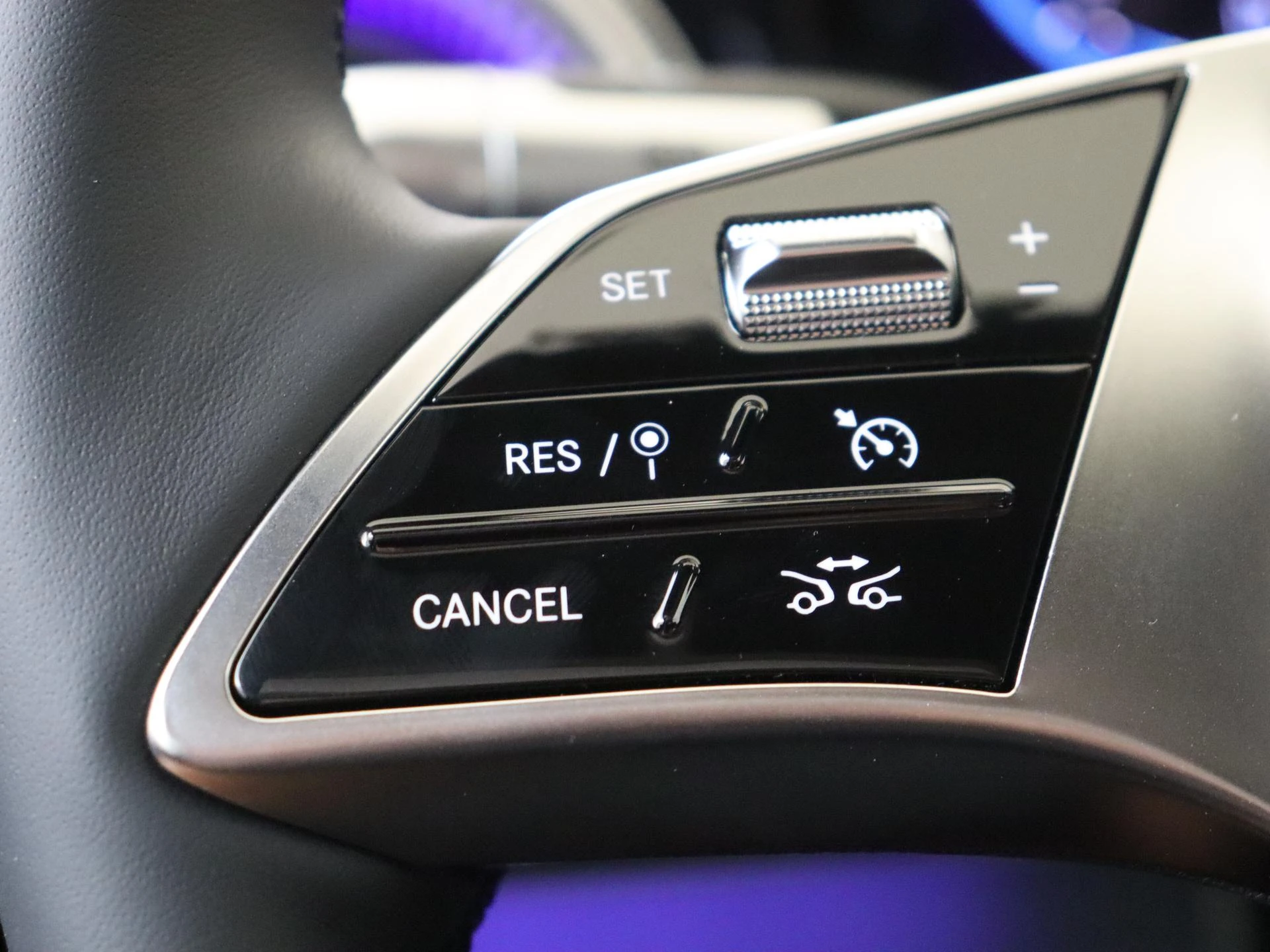 Mercedes-Benz-C-Klasse-image-11