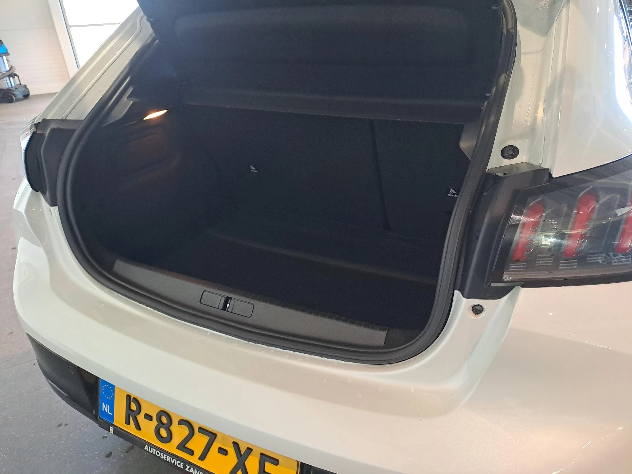 Peugeot-208-image-15