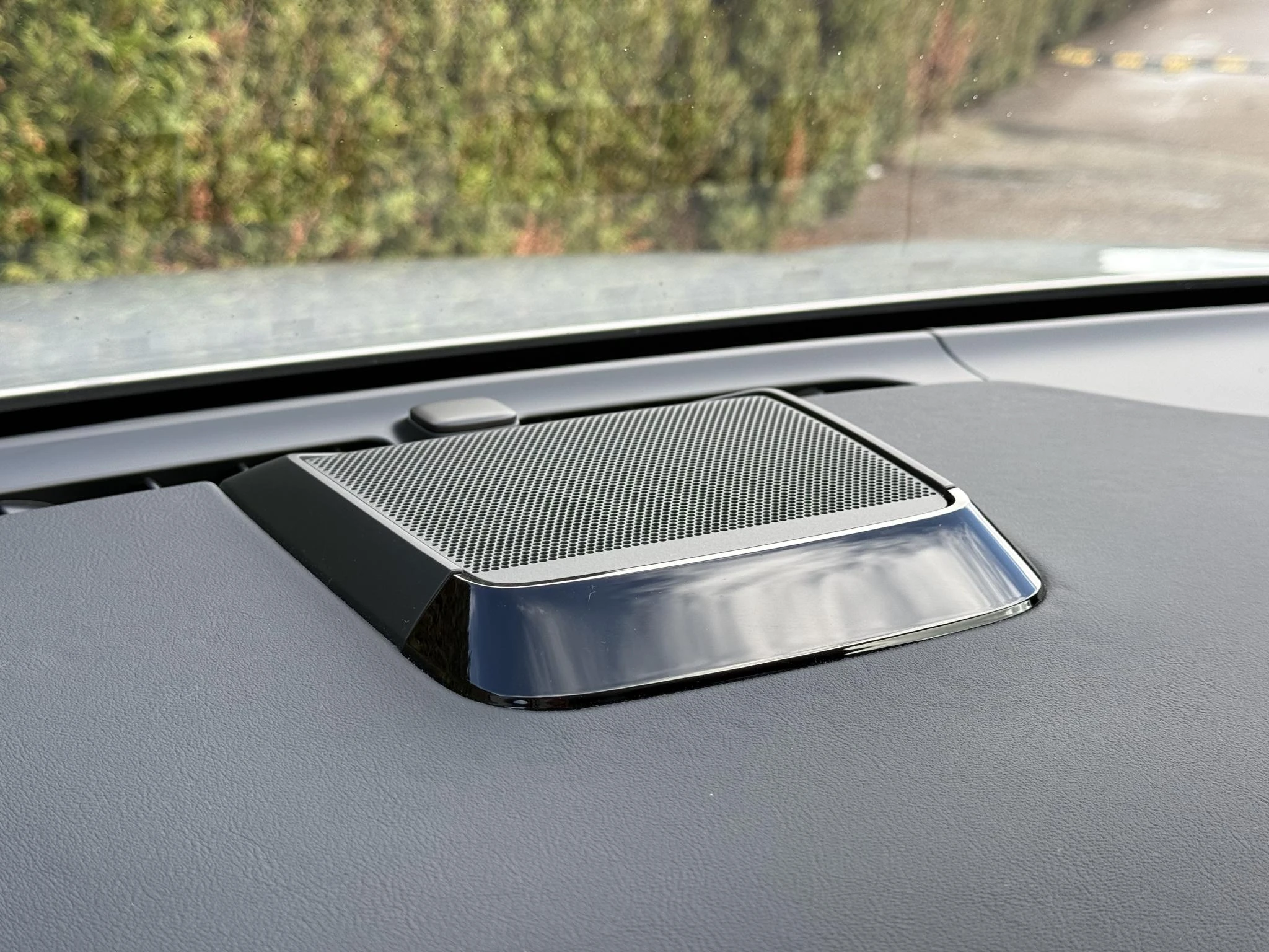 Volvo-EX90-image-22