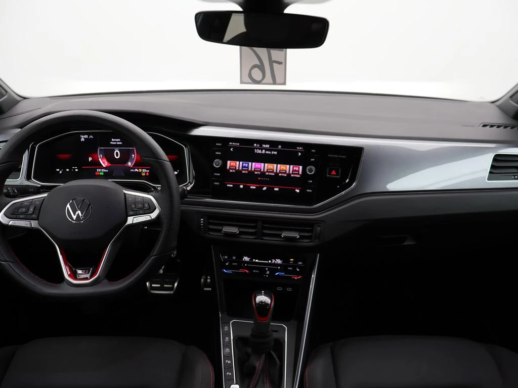 Volkswagen-Polo-image-14