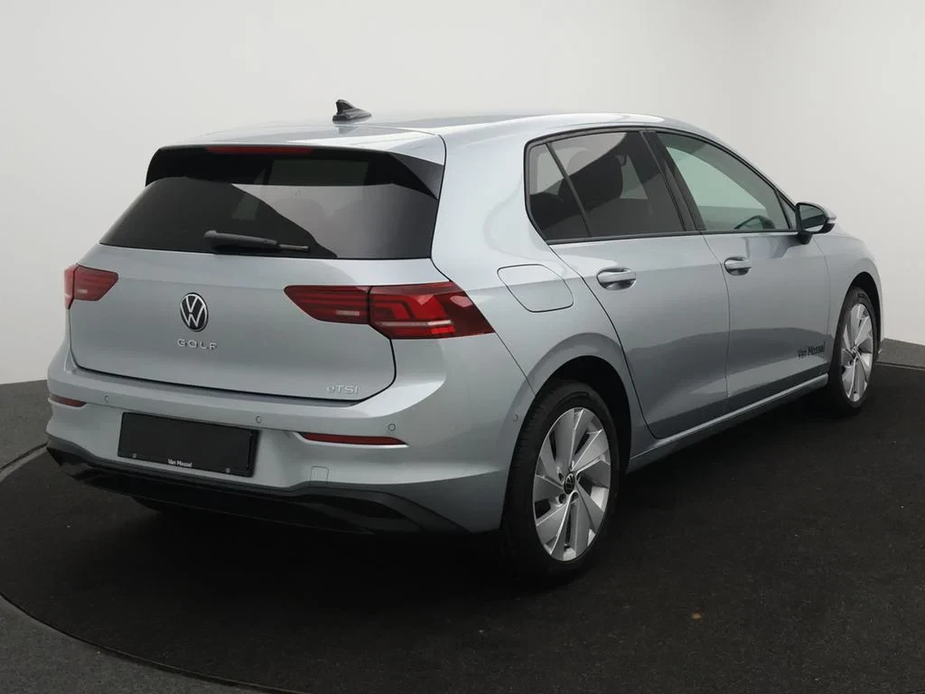 Volkswagen-Golf-image-1