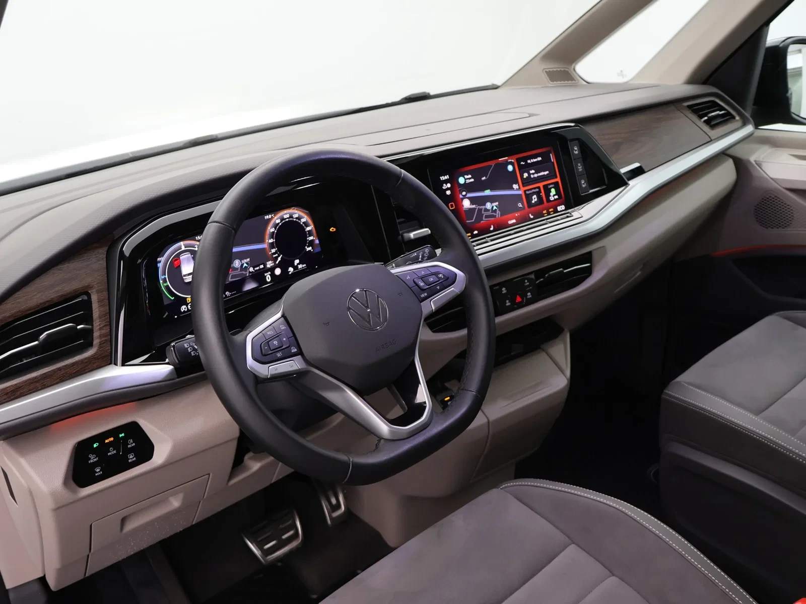 Volkswagen Multivan T7 eHybrid (PHEV) Multivan Style Korte versie 1.5 eHybrid 4X4 245PK *AUTOMAAT*7 ZITPLAATSEN*LEDER*ALCANTARA*CAMERA*PDC