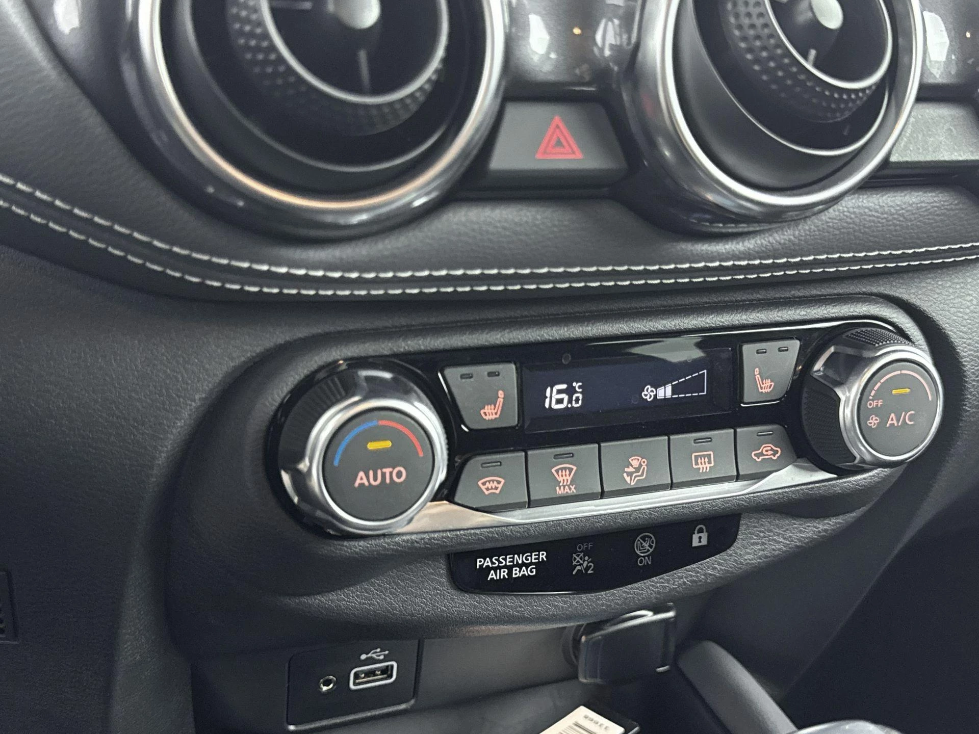 Nissan Juke 1.0 DIG-T N-Connecta 117PK
