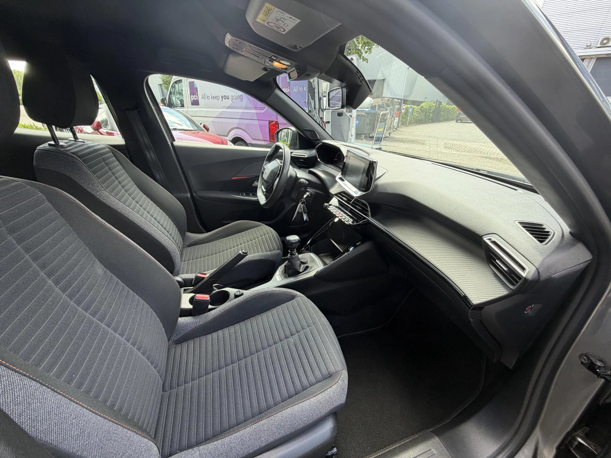 Peugeot-2008-image-14