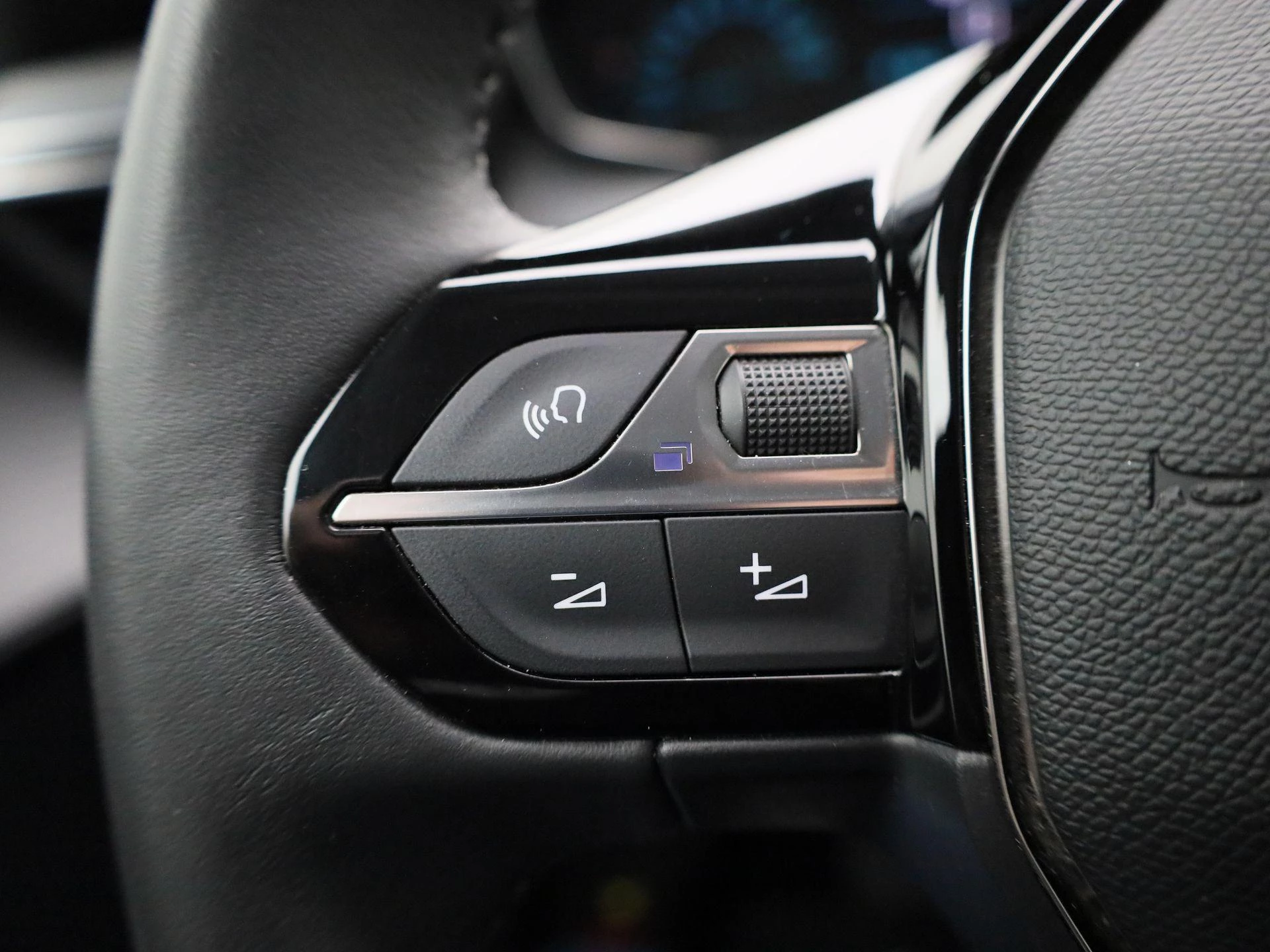 Peugeot-e-208-image-20