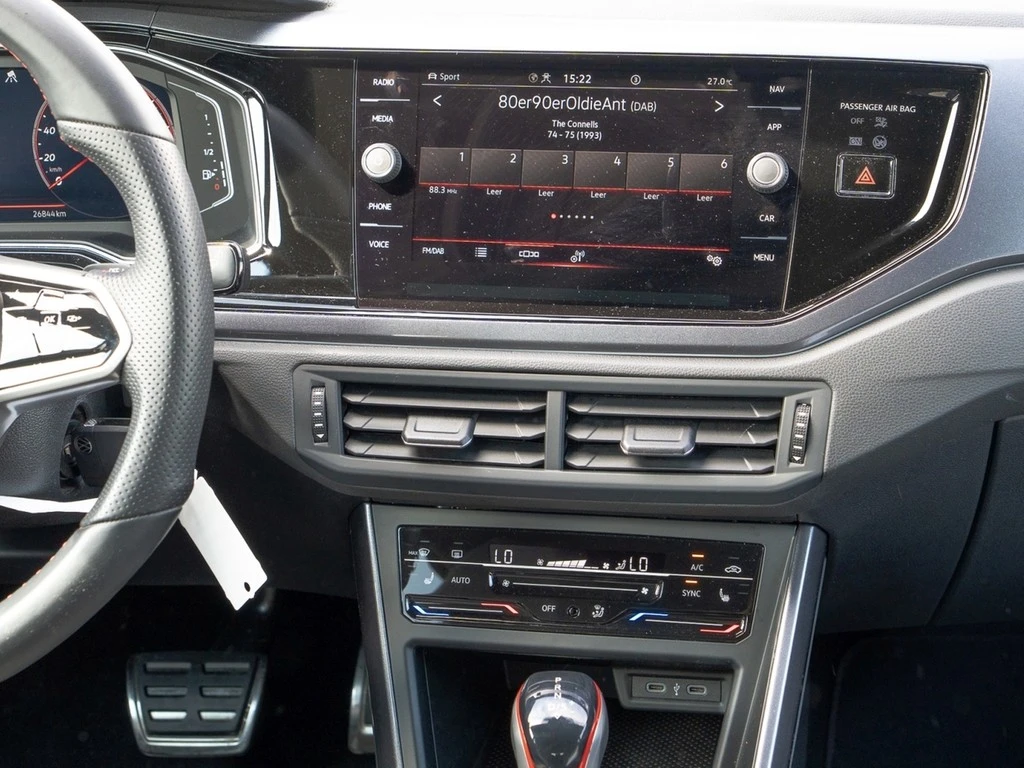 Volkswagen-Polo-image-12