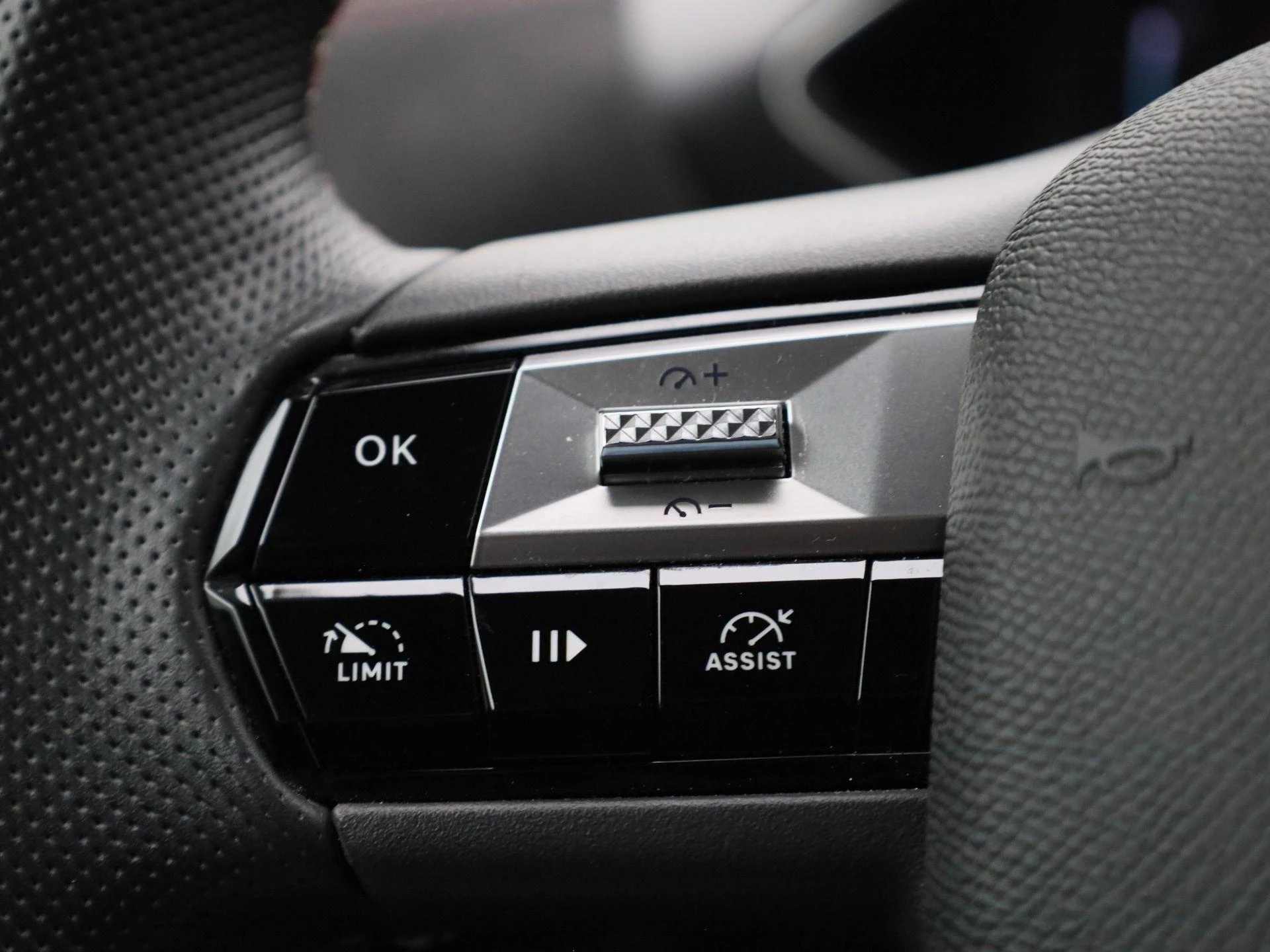 DS DS 3 Crossback E-Tense PERFORMANCE Line +