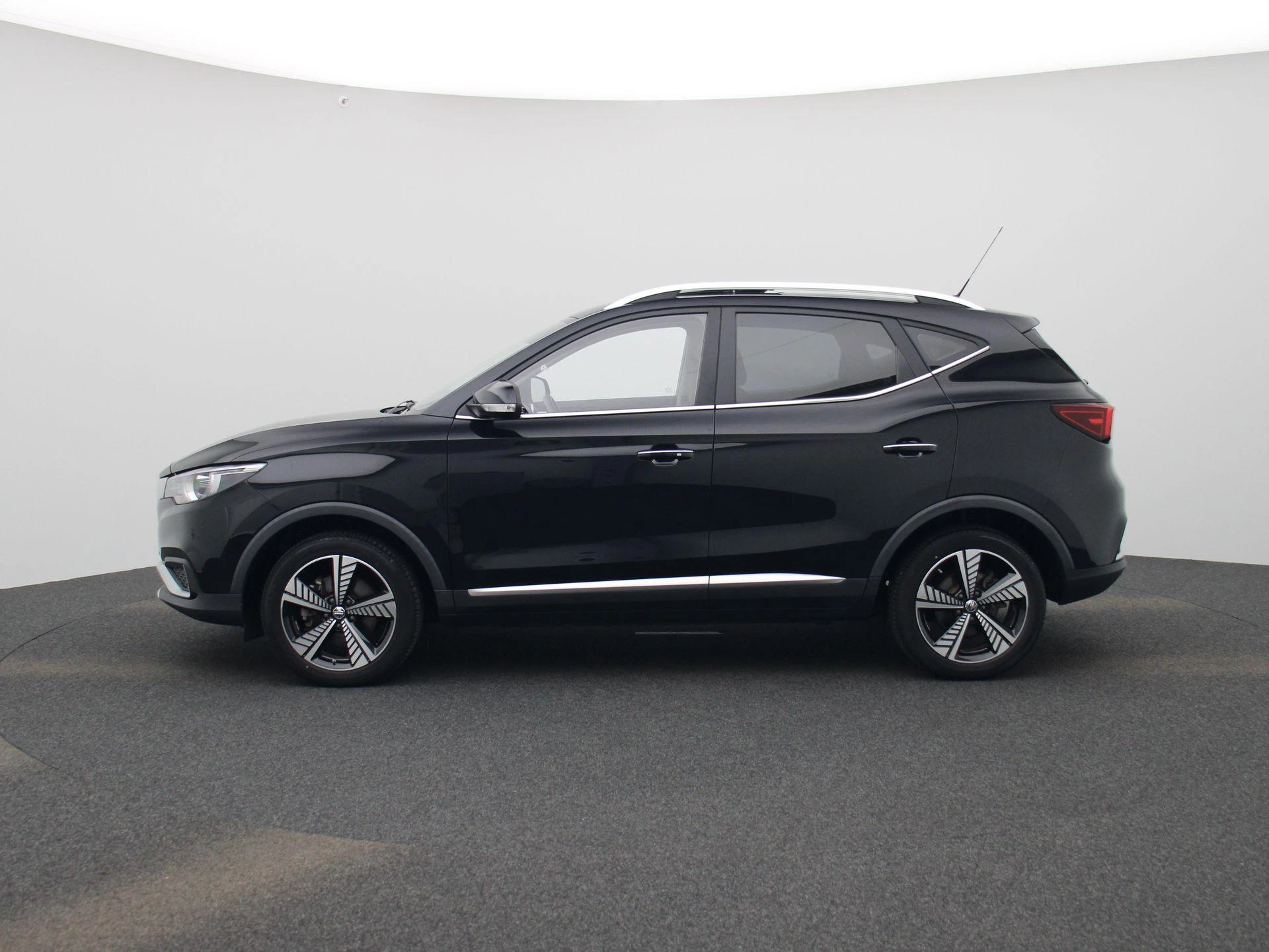 MG-ZS EV-image-3