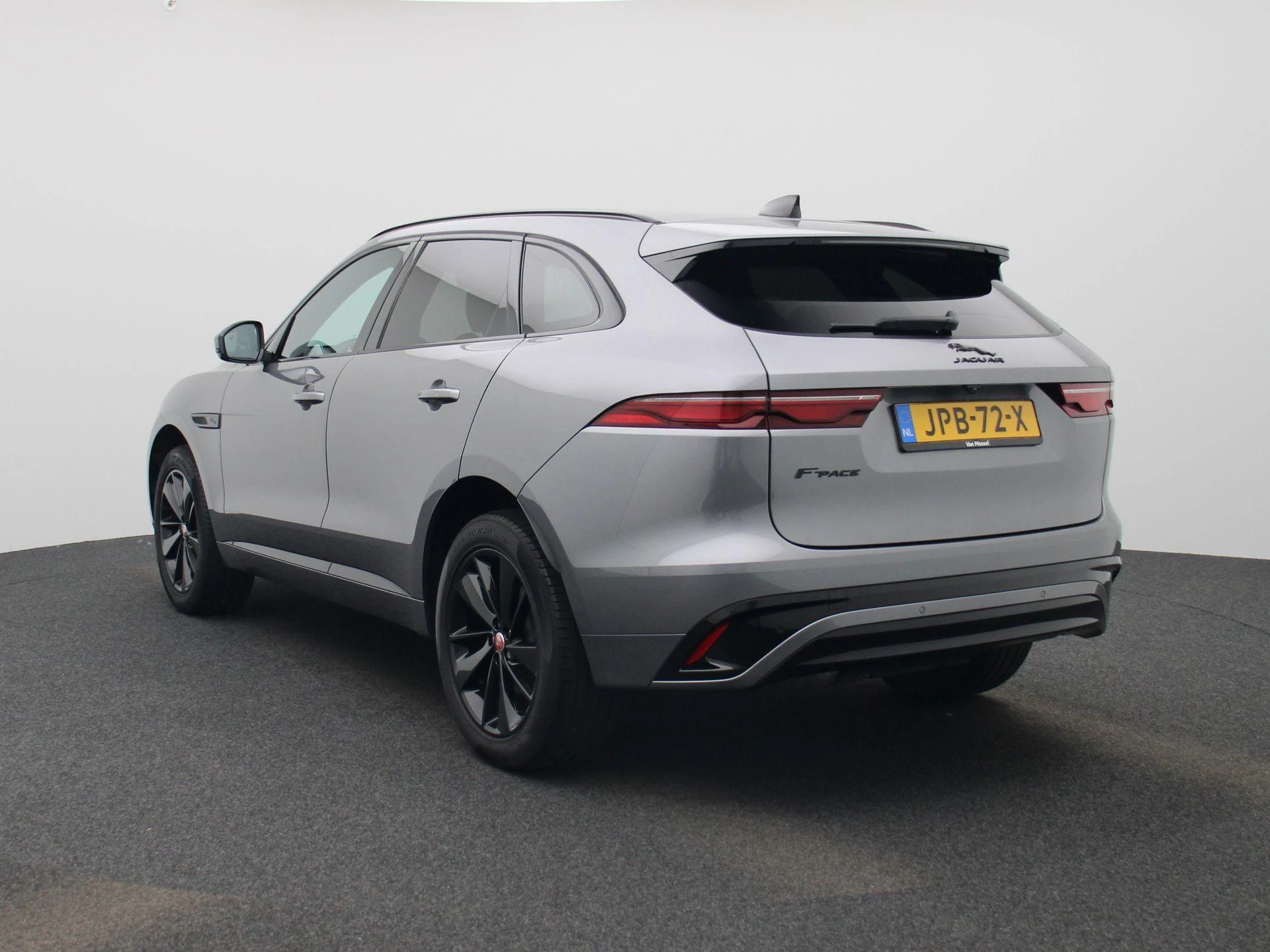 Jaguar F-PACE 2.0 P250 R-Dynamic SE