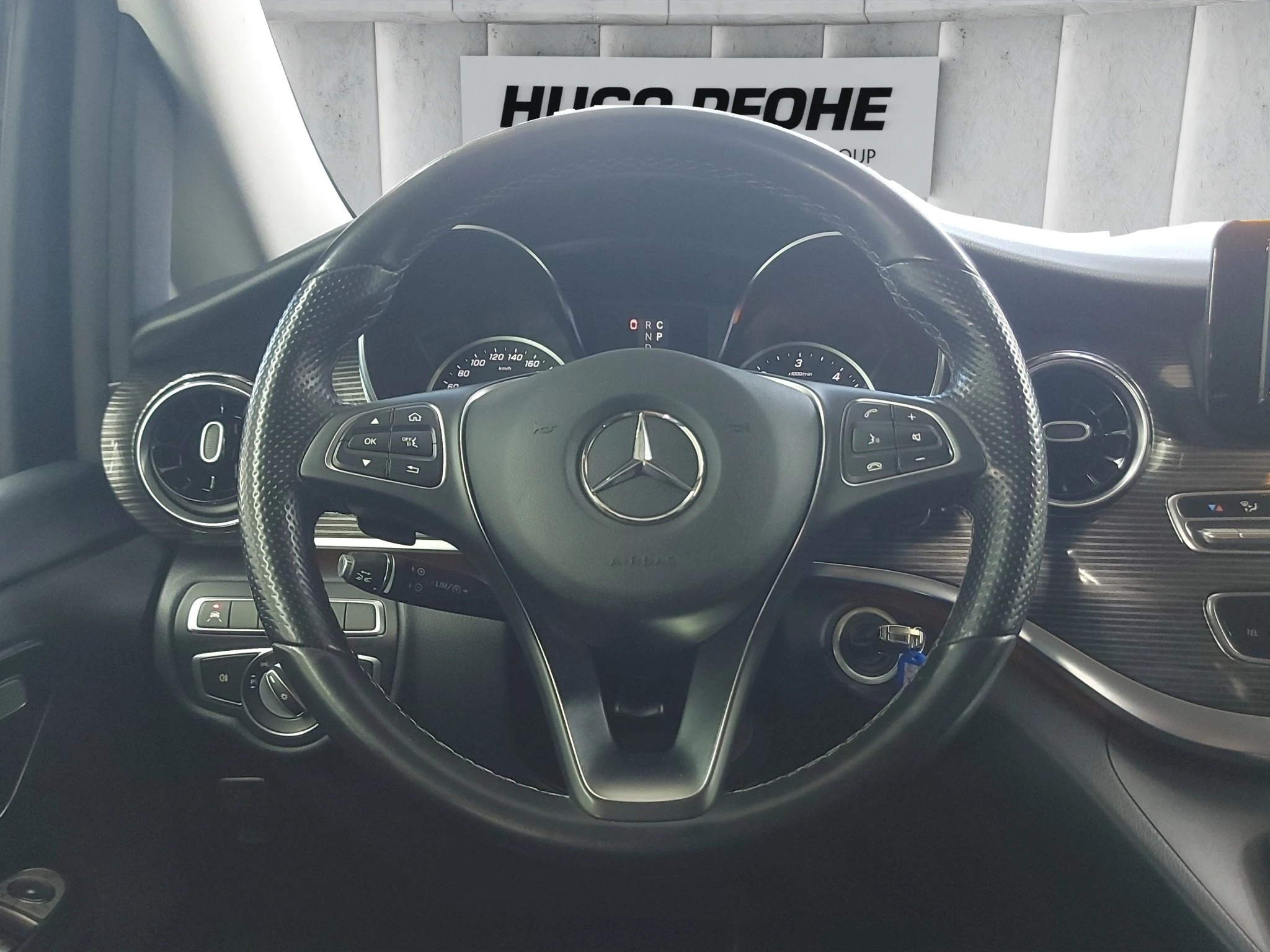 Mercedes-Benz-V-Klasse-image-12