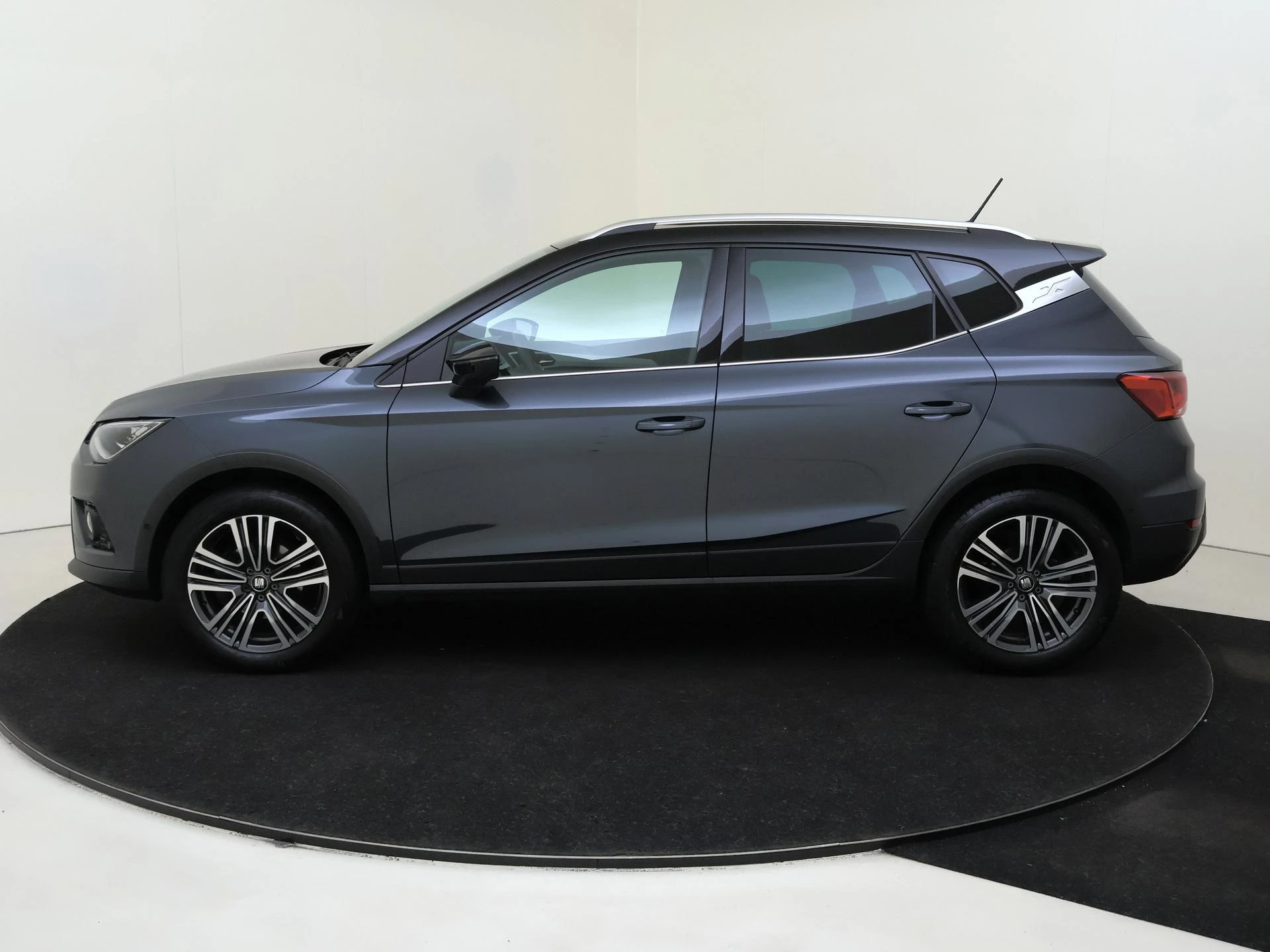SEAT-Arona-image-7