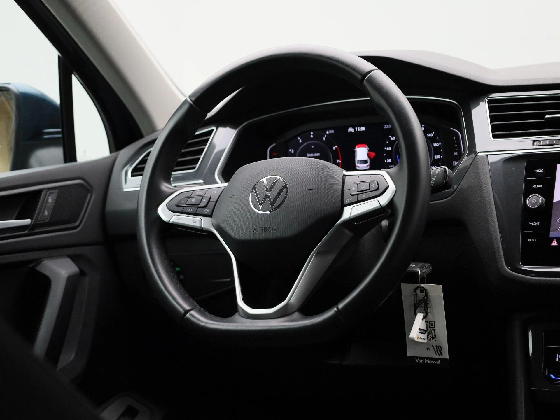 Volkswagen-Tiguan-image-36