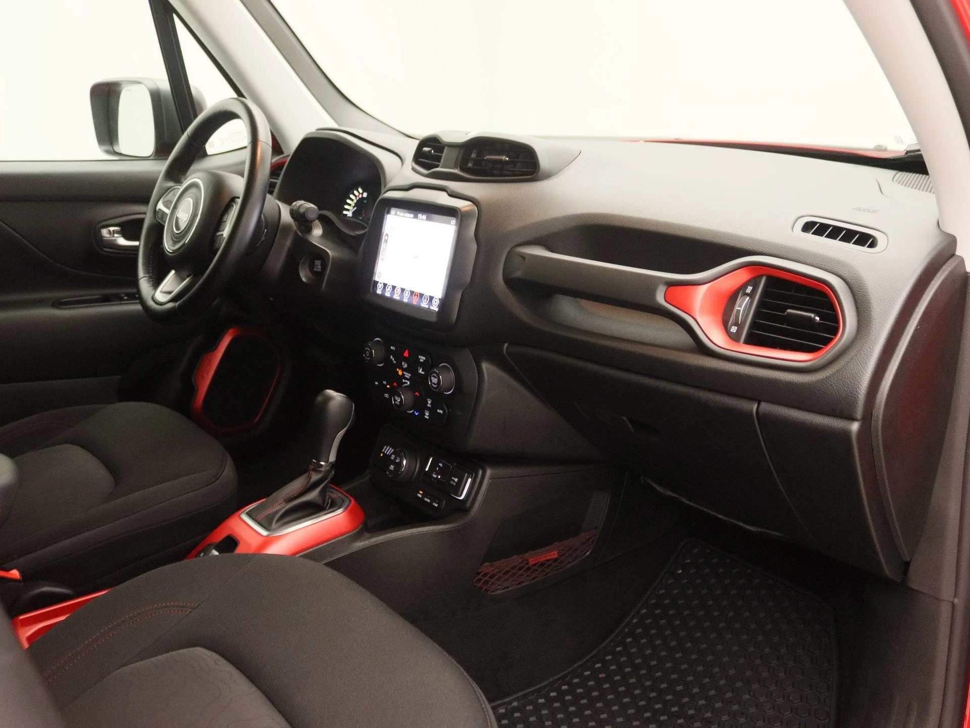 Jeep-Renegade-image-22