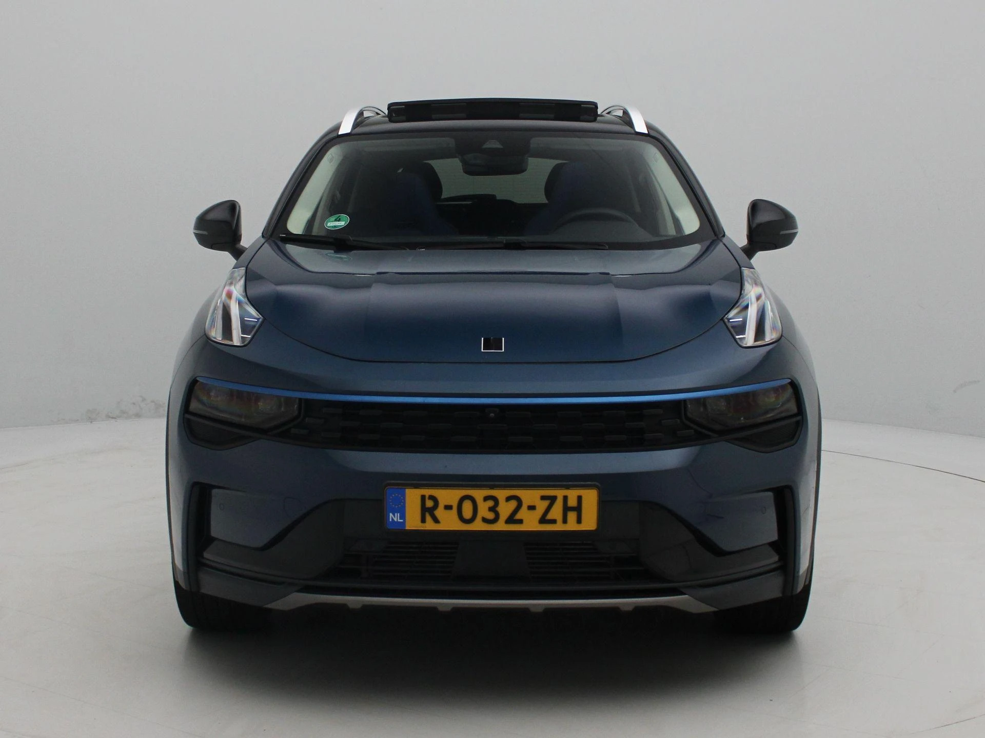 Lynk & Co-01-image-3