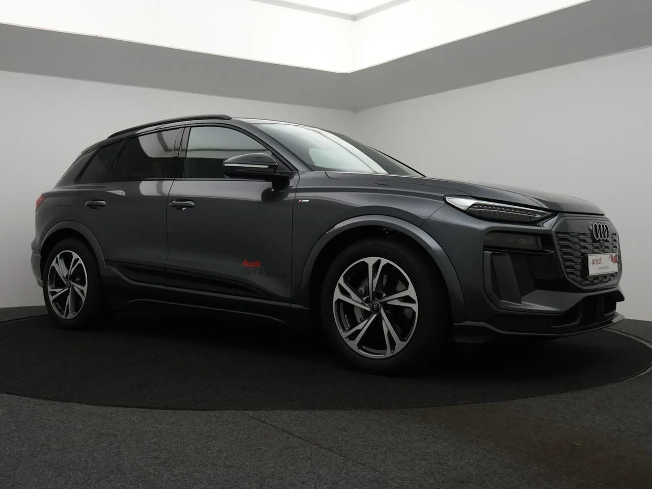Audi-Q6 e-tron-image-5
