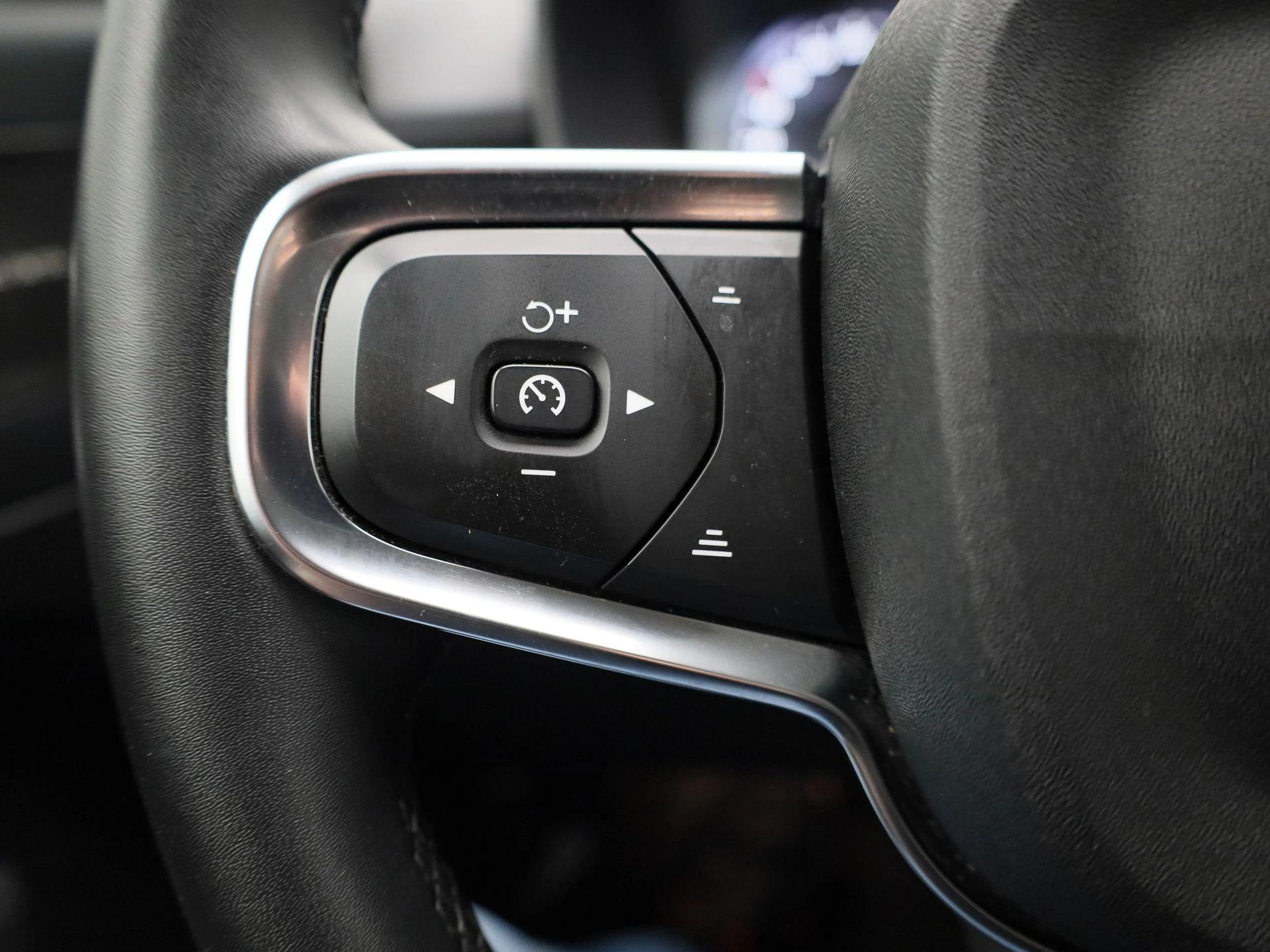 Volvo-XC40-image-19