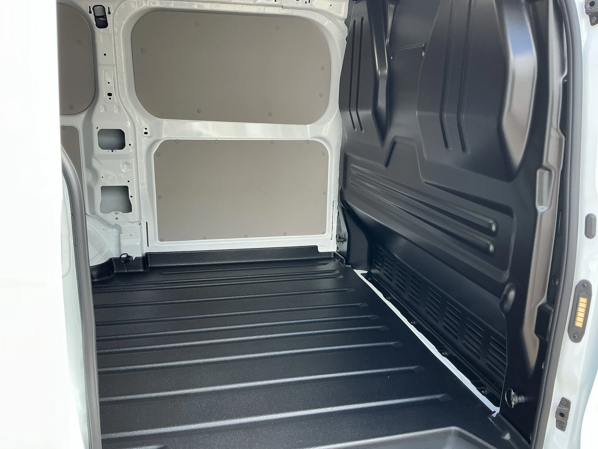 Ford-Transit Custom-image-10