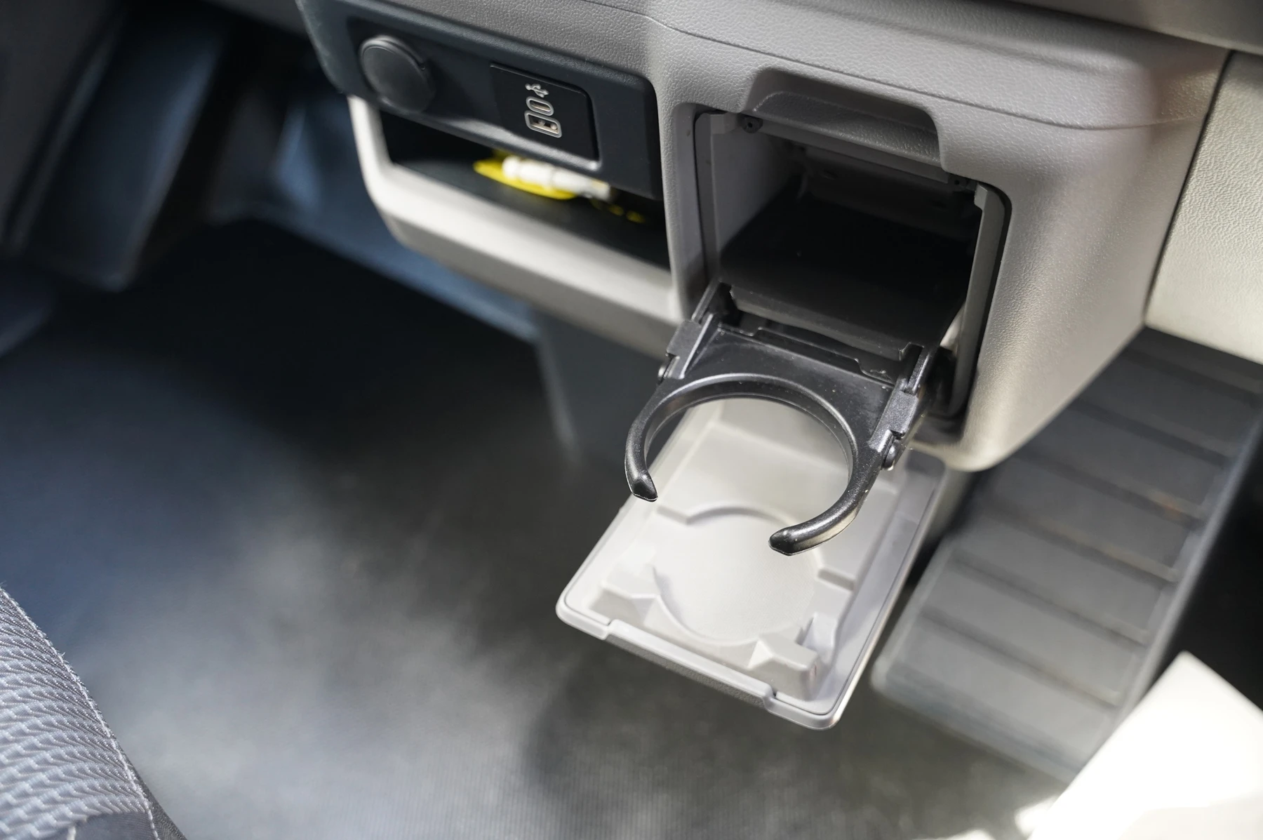 Volkswagen-Transporter-image-20