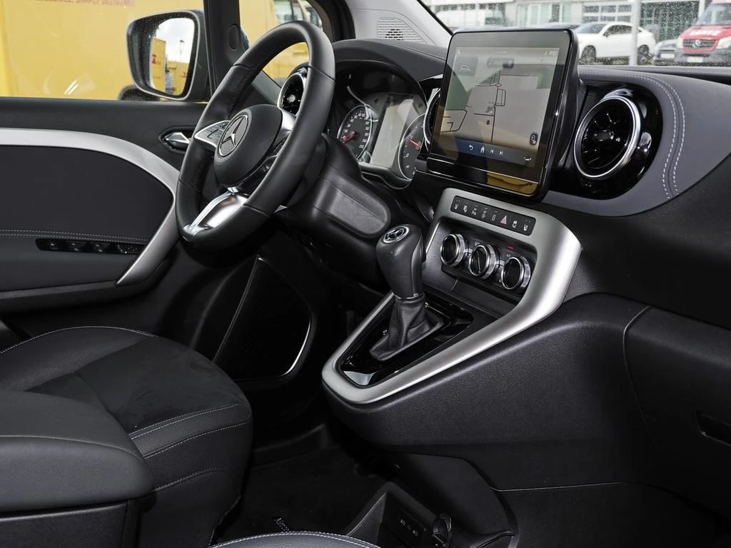 Mercedes-Benz-T-Klasse 180 d-image-10