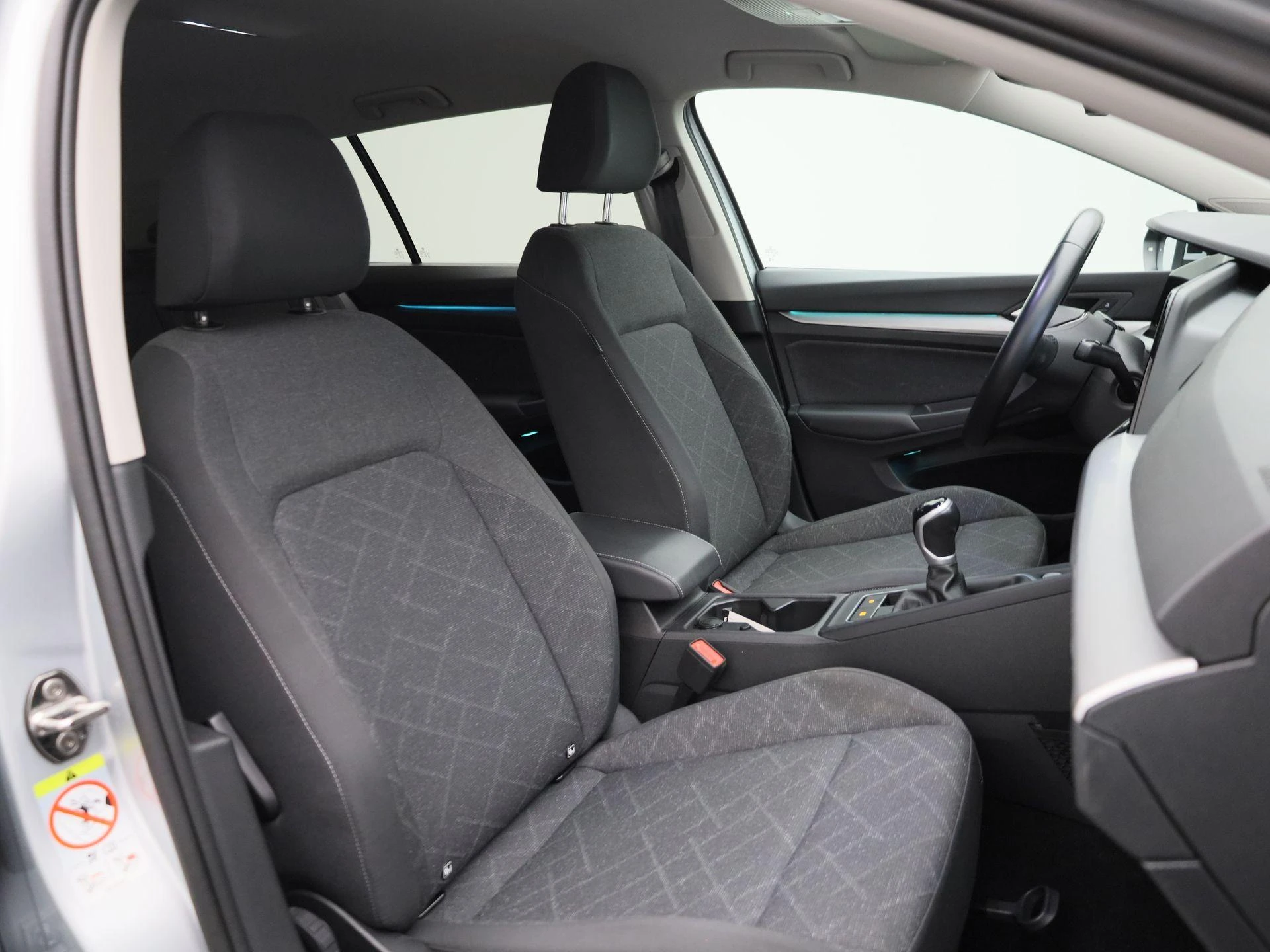 Volkswagen-Golf-image-29