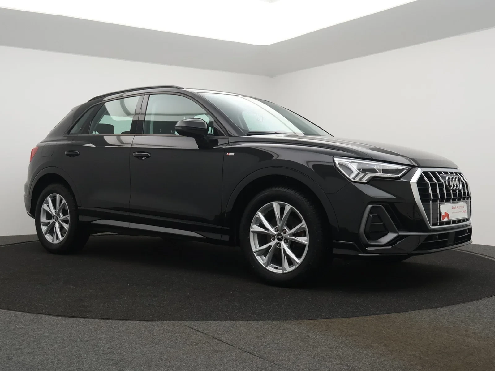Audi-Q3-image-24