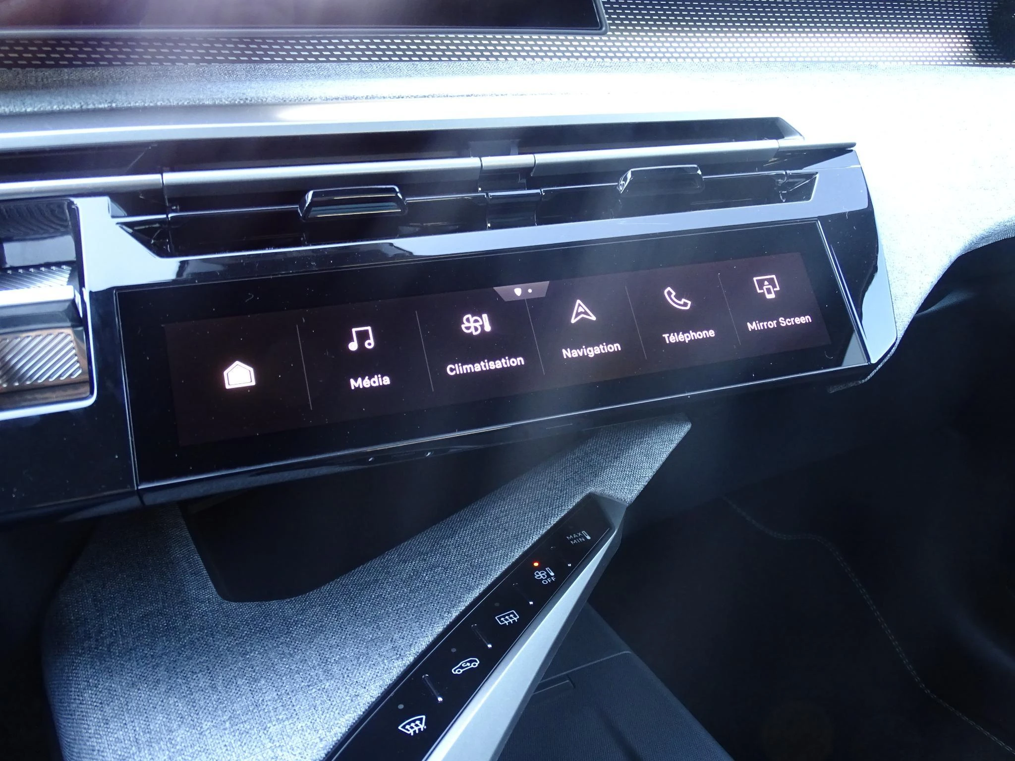 Peugeot-e-3008-image-20