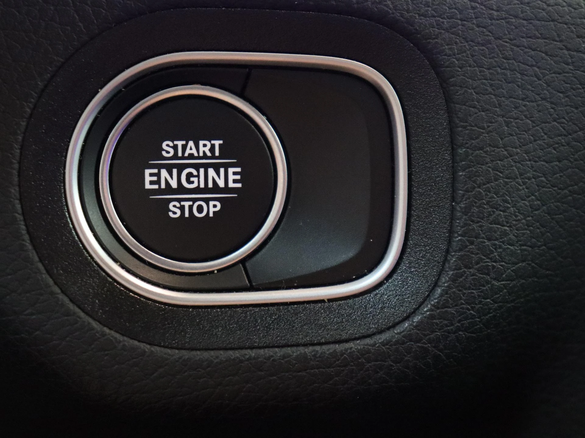 Mercedes-Benz-GLE-image-21