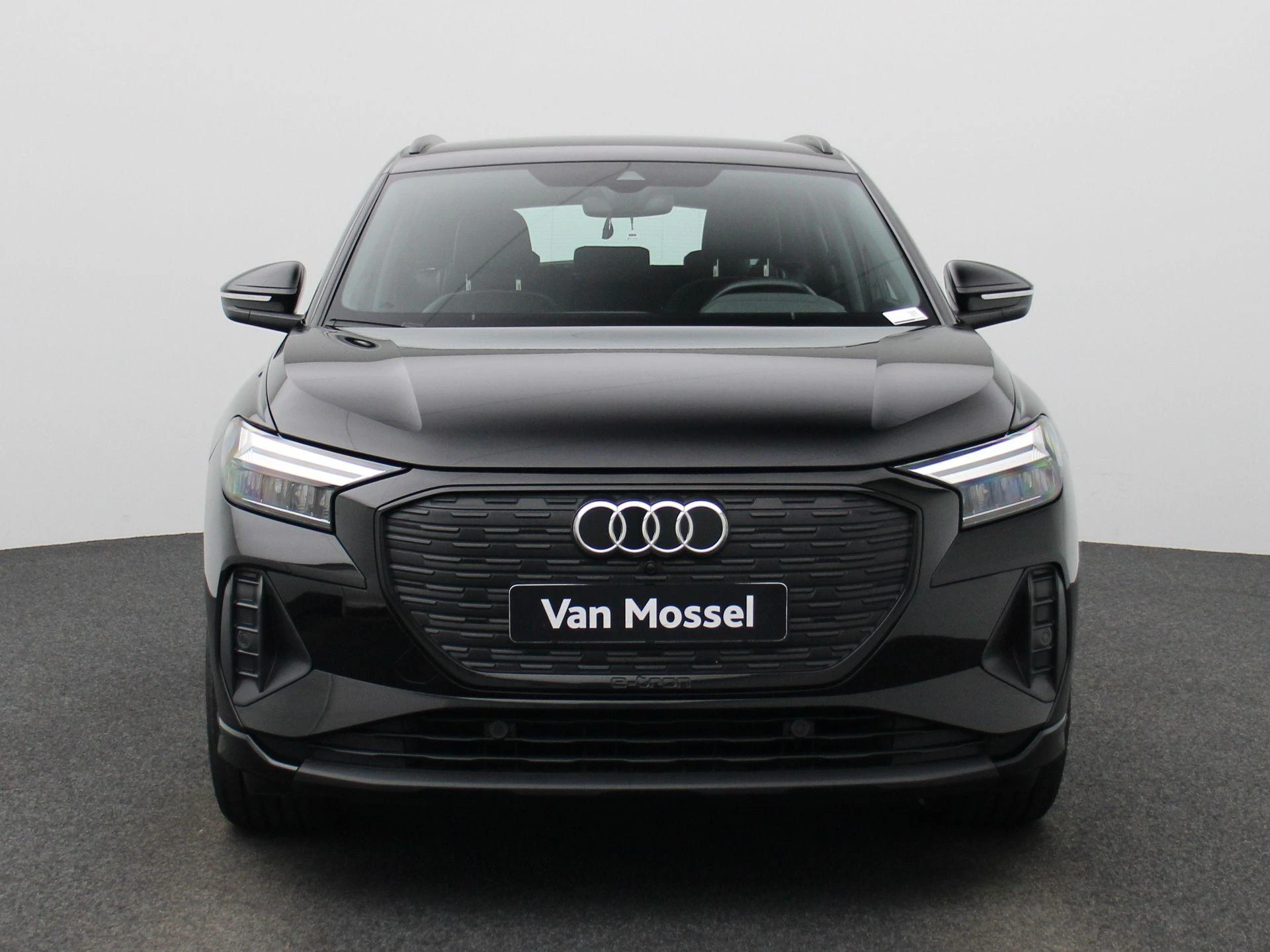 Audi-Q4 e-tron-image-2