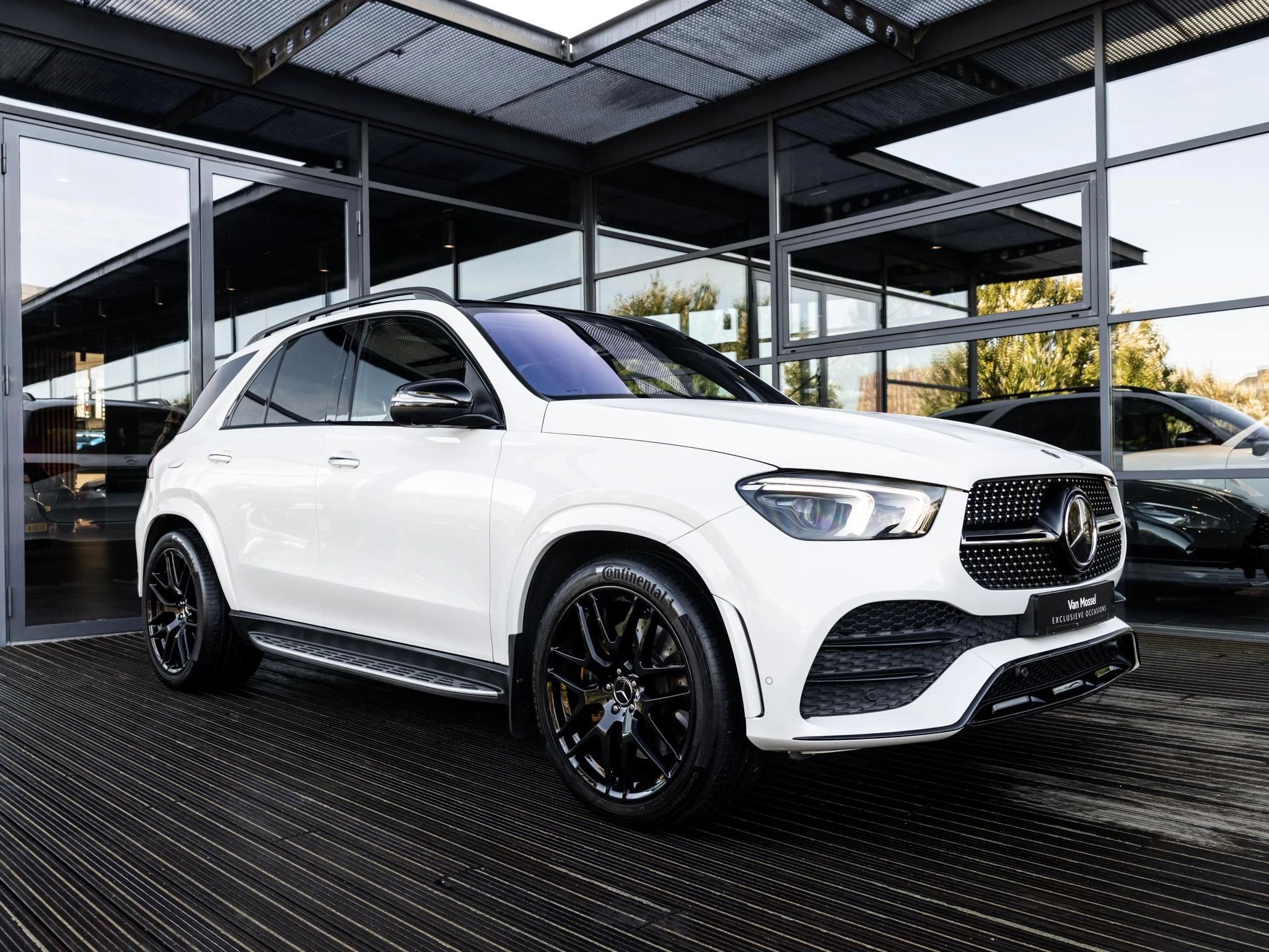Mercedes-Benz-GLE-image-2