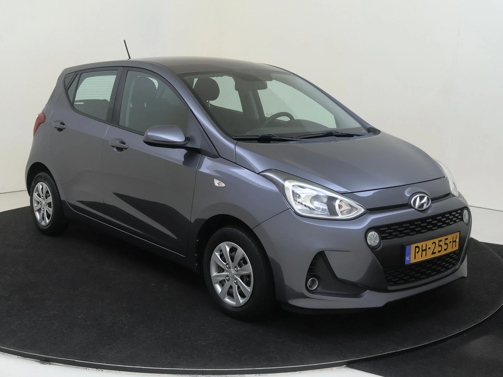Hyundai-i10-image-1