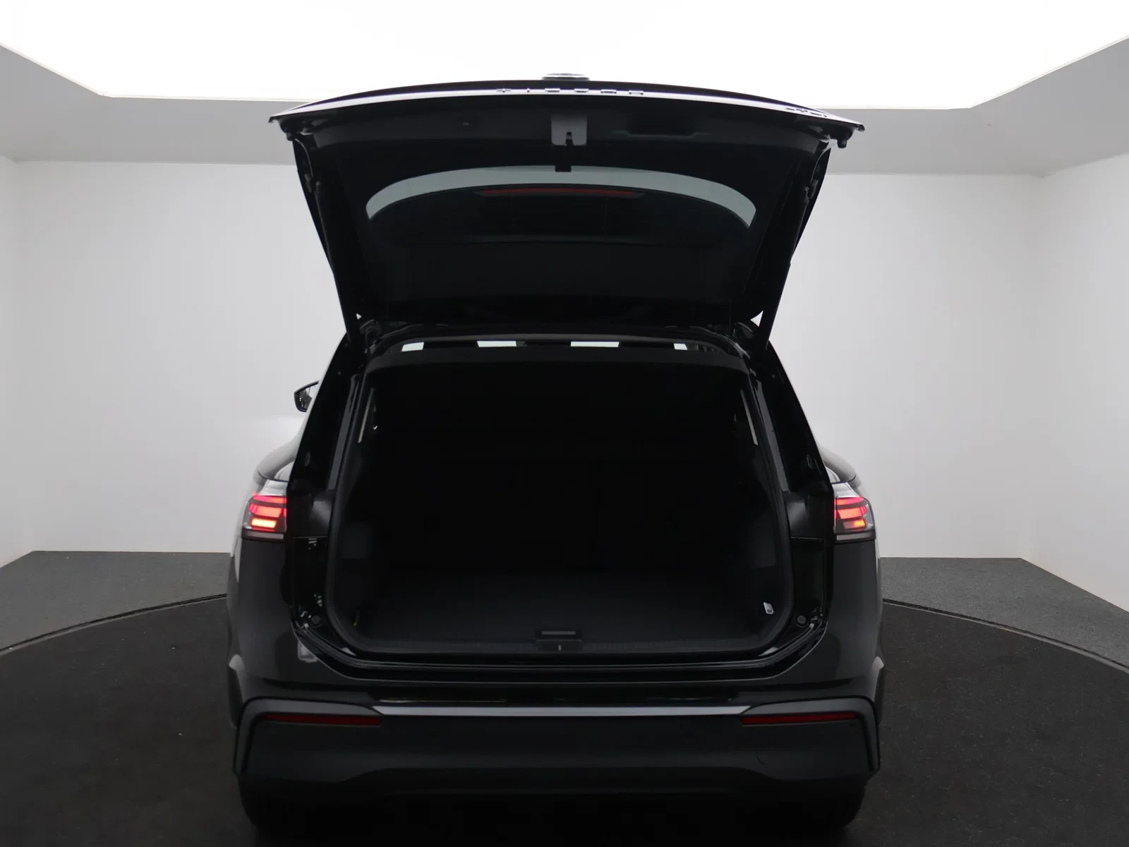 Volkswagen-Tiguan-image-11