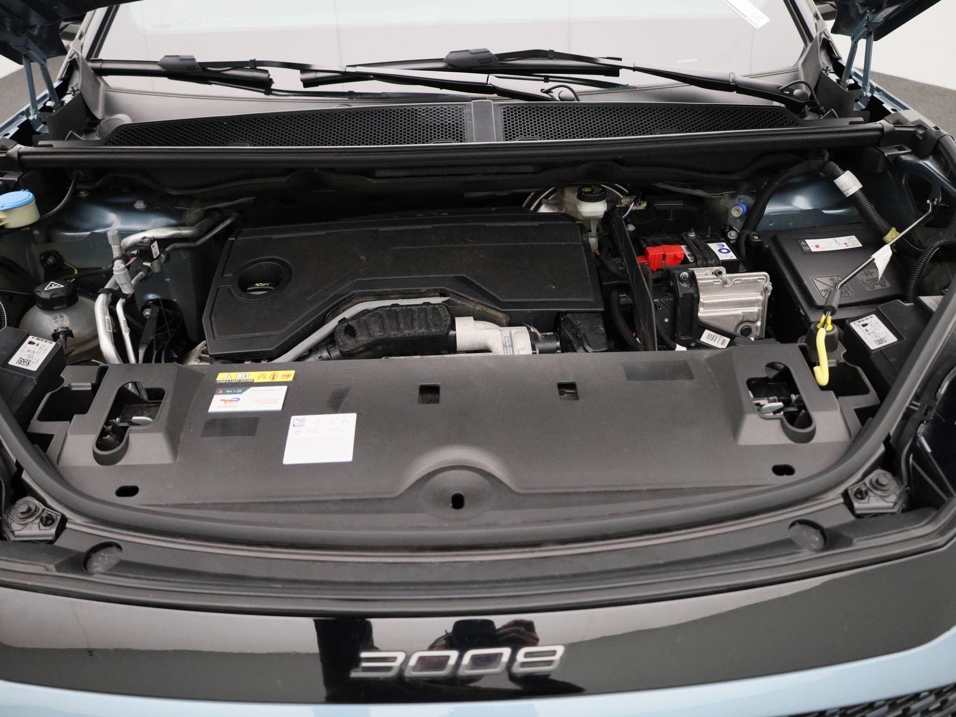 Peugeot 3008 1.2 HYBRID 145 e-DSC6 GT