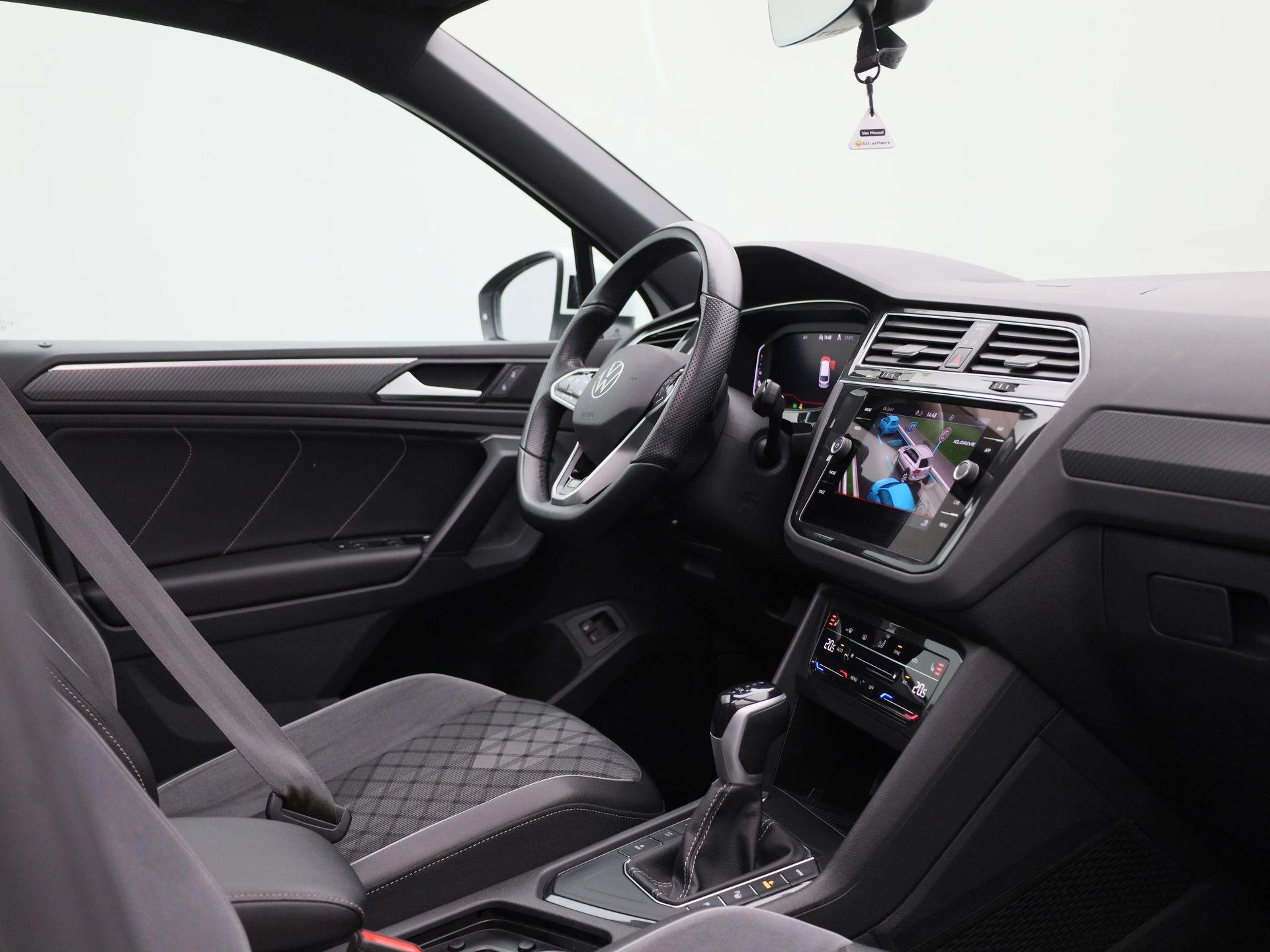 Volkswagen-Tiguan-image-39