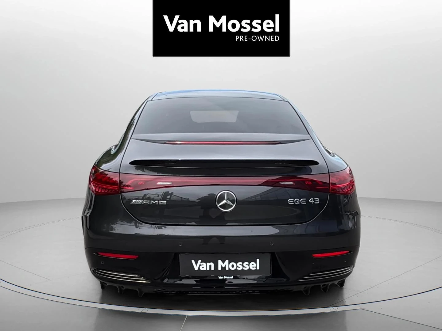 Mercedes-Benz-EQE-image-3