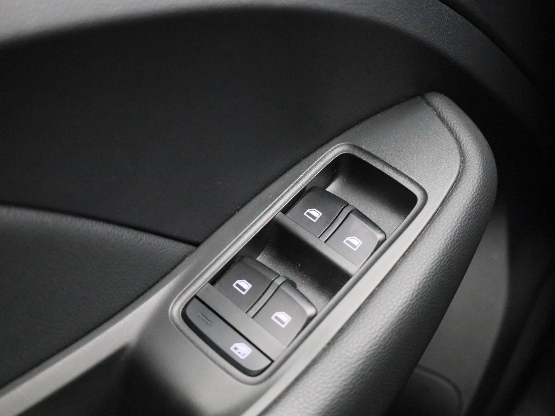 MG-ZS EV-image-23