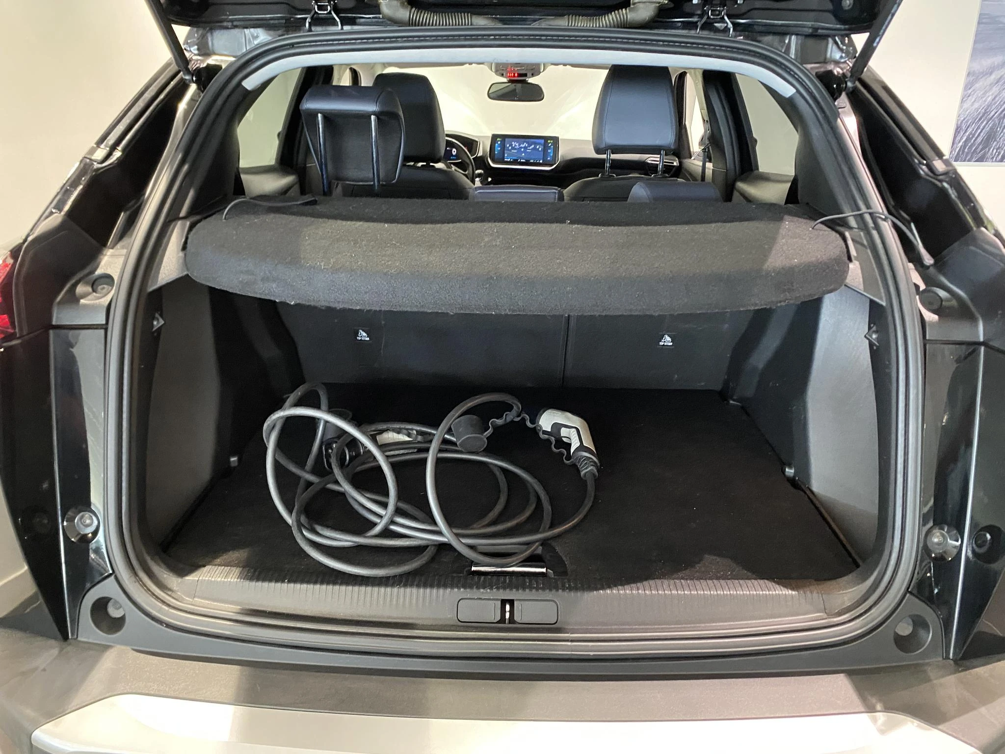 Peugeot-e-2008-image-21