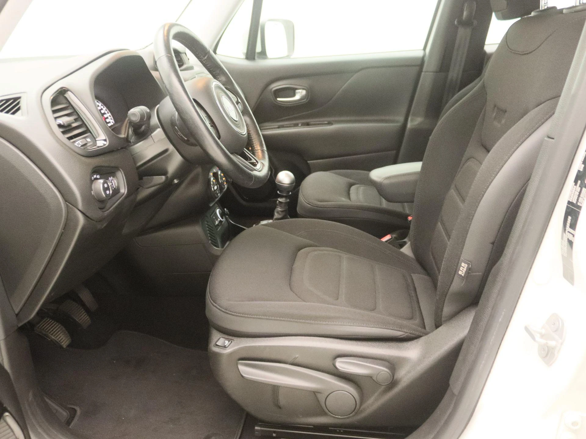 Jeep-Renegade-image-9