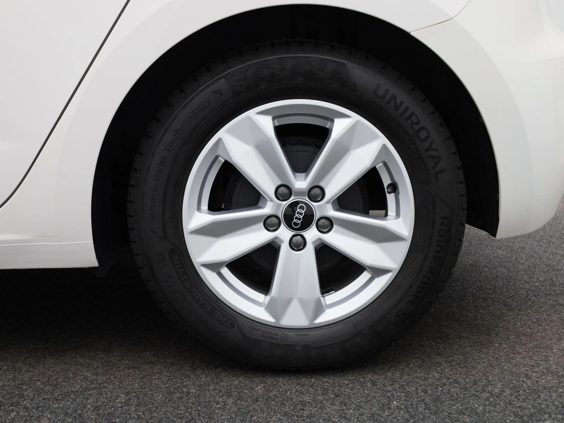 Audi-A1 Sportback-image-12