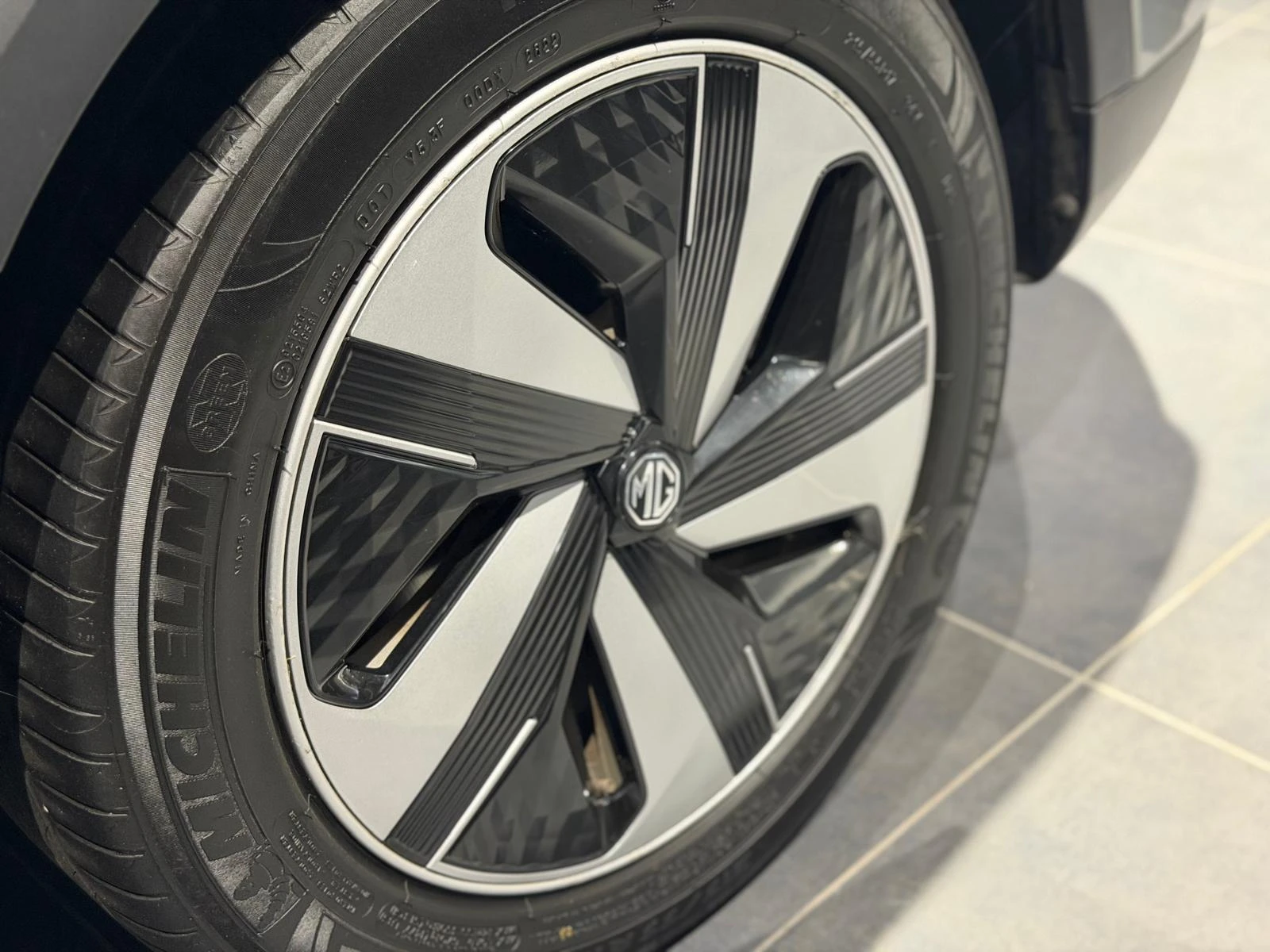 MG ZS EV Long Range Luxury 70 kWh