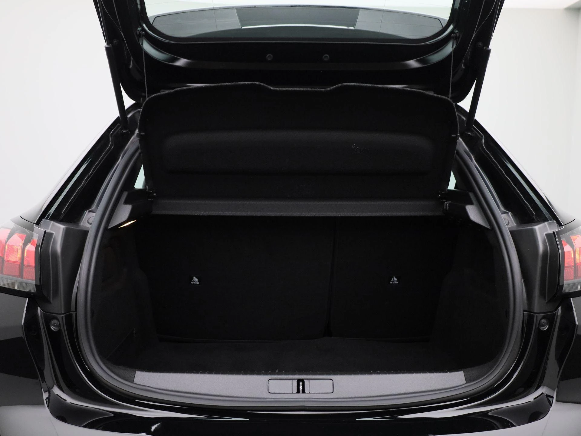 Peugeot-208-image-13
